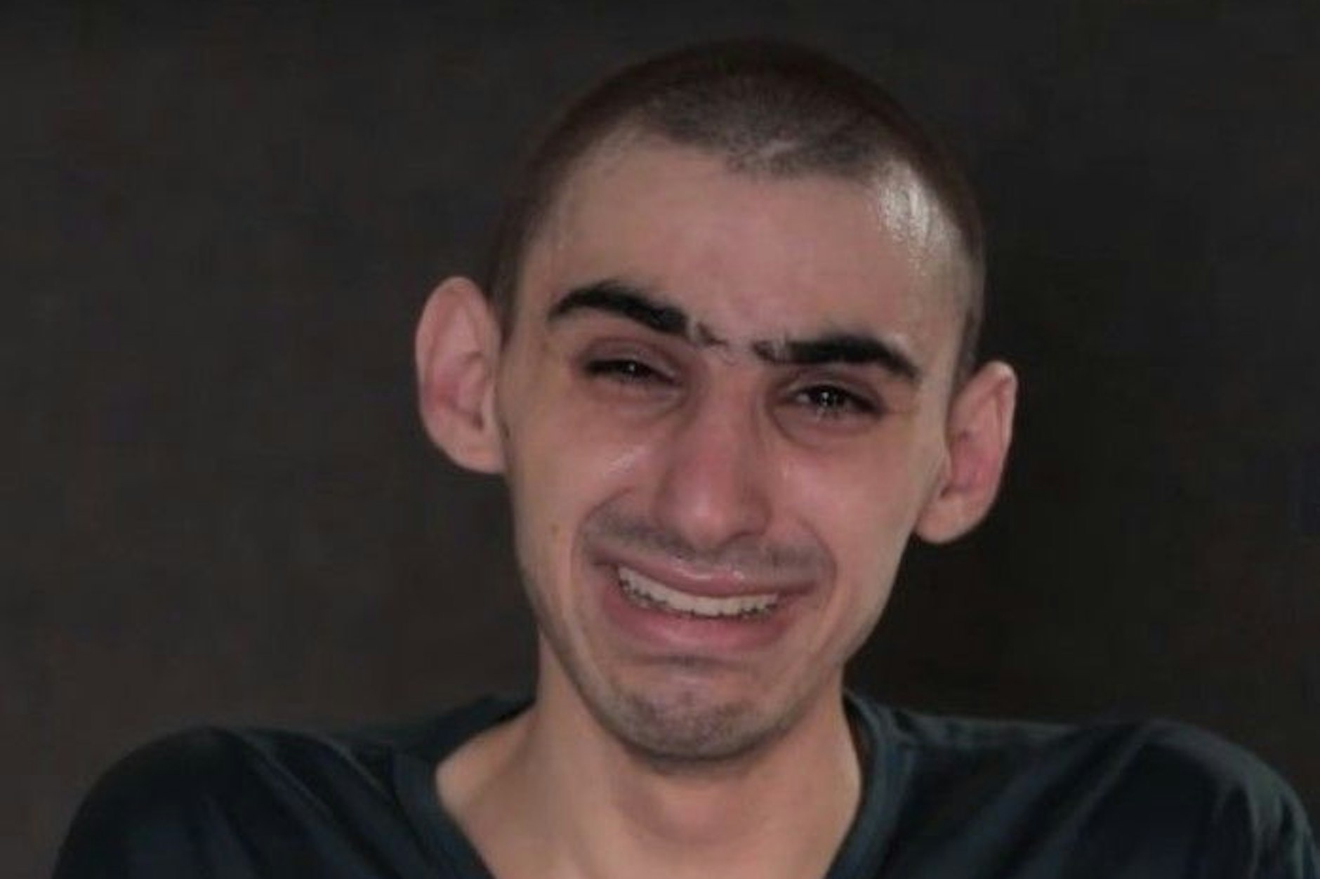 Rom Braslavski richtet im Video unter Tränen einen Appell an die israelische Regierung.