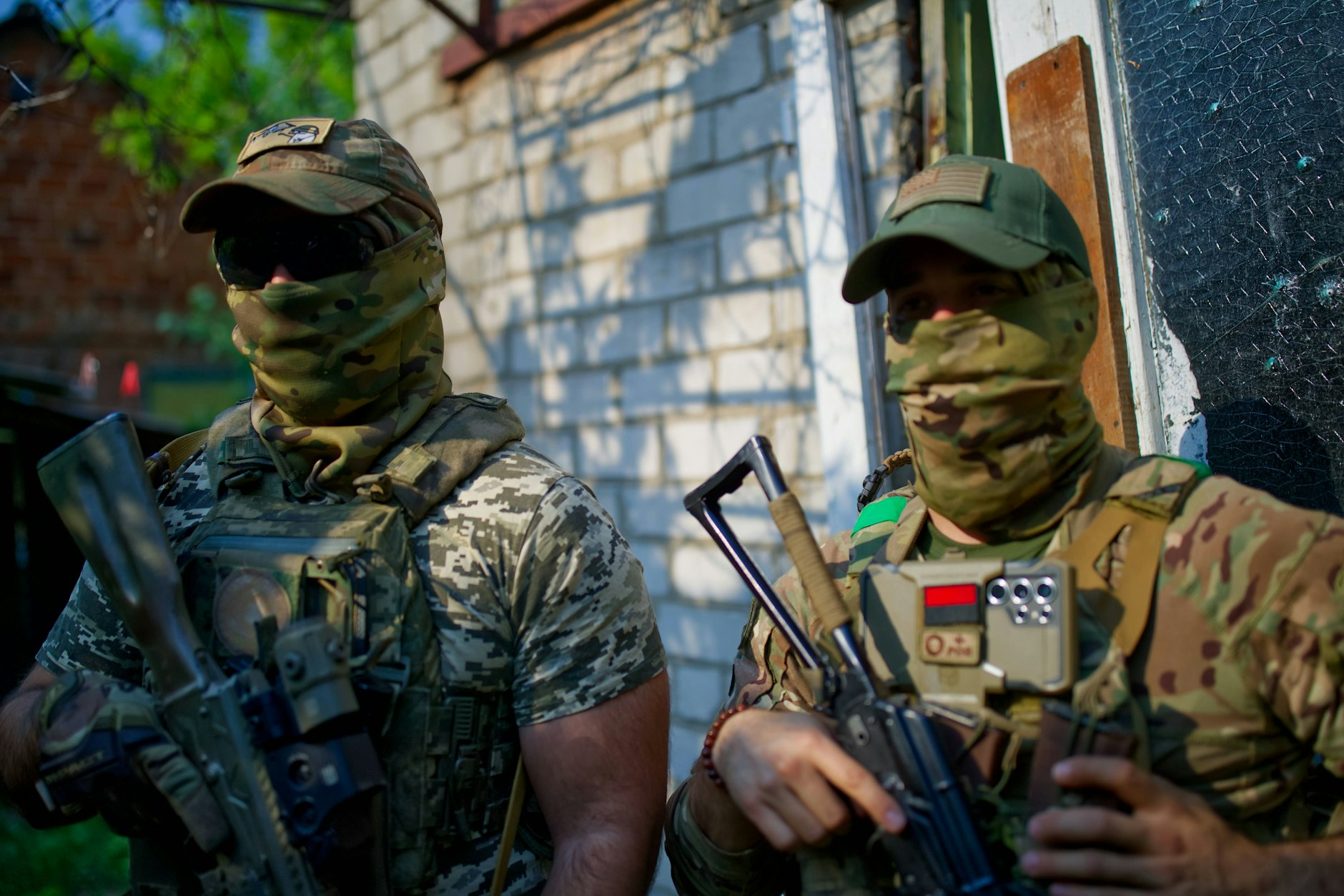 Zwei Soldaten der Internationalen Legion in der Ukraine