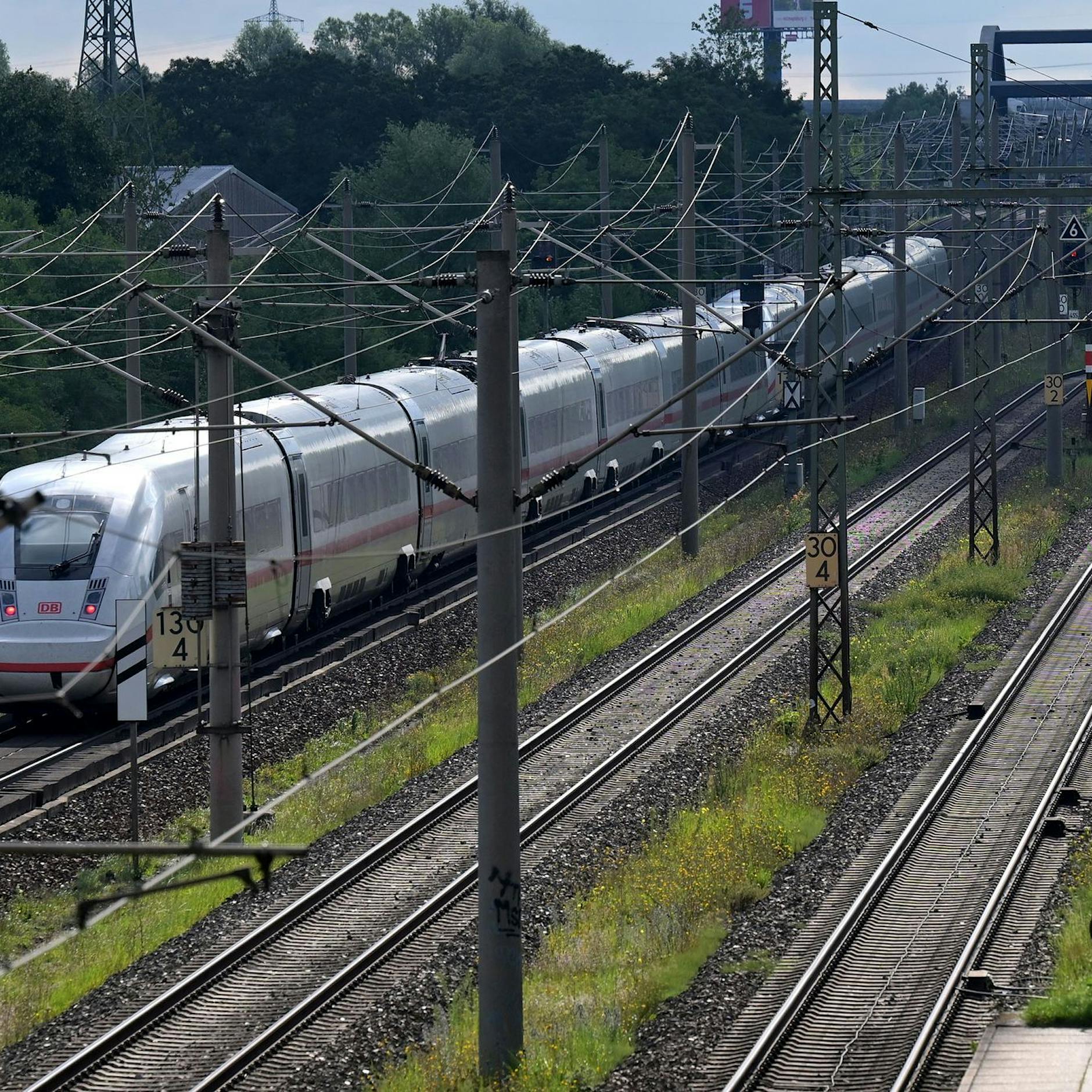 Bahnstrecke Berlin-Hamburg dicht: So läuft's beim Ersatzverkehr!