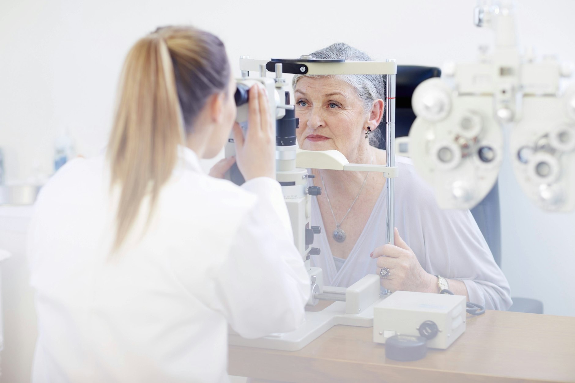 Im Ostteil Berlins gibt es zu wenige niedergelassene Ärzte. In Marzahn-Hellersdorf liegt der Versorgungsgrad bei Augenärzten nur bei 88 Prozent, bei Hausärzten sind es sogar nur 80,5 Prozent.