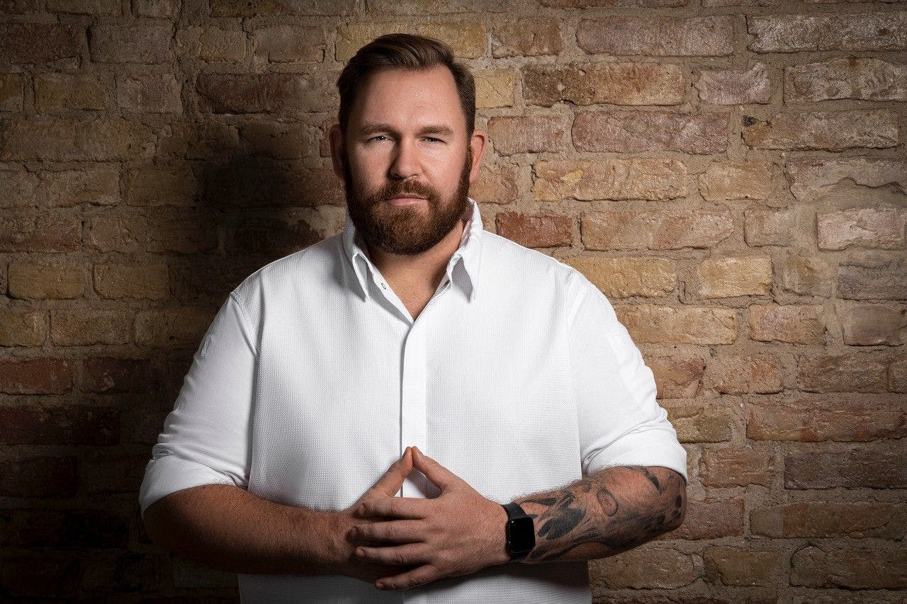 Björn Swanson – sein Restaurant Faelt in Schöneberg verlor den <a href="https://www.berliner-zeitung.de/stil-individualitaet/neue-sternerestaurants-in-berlin-li.2334448">Michelin-Stern.</a> Eine Chance womöglich.