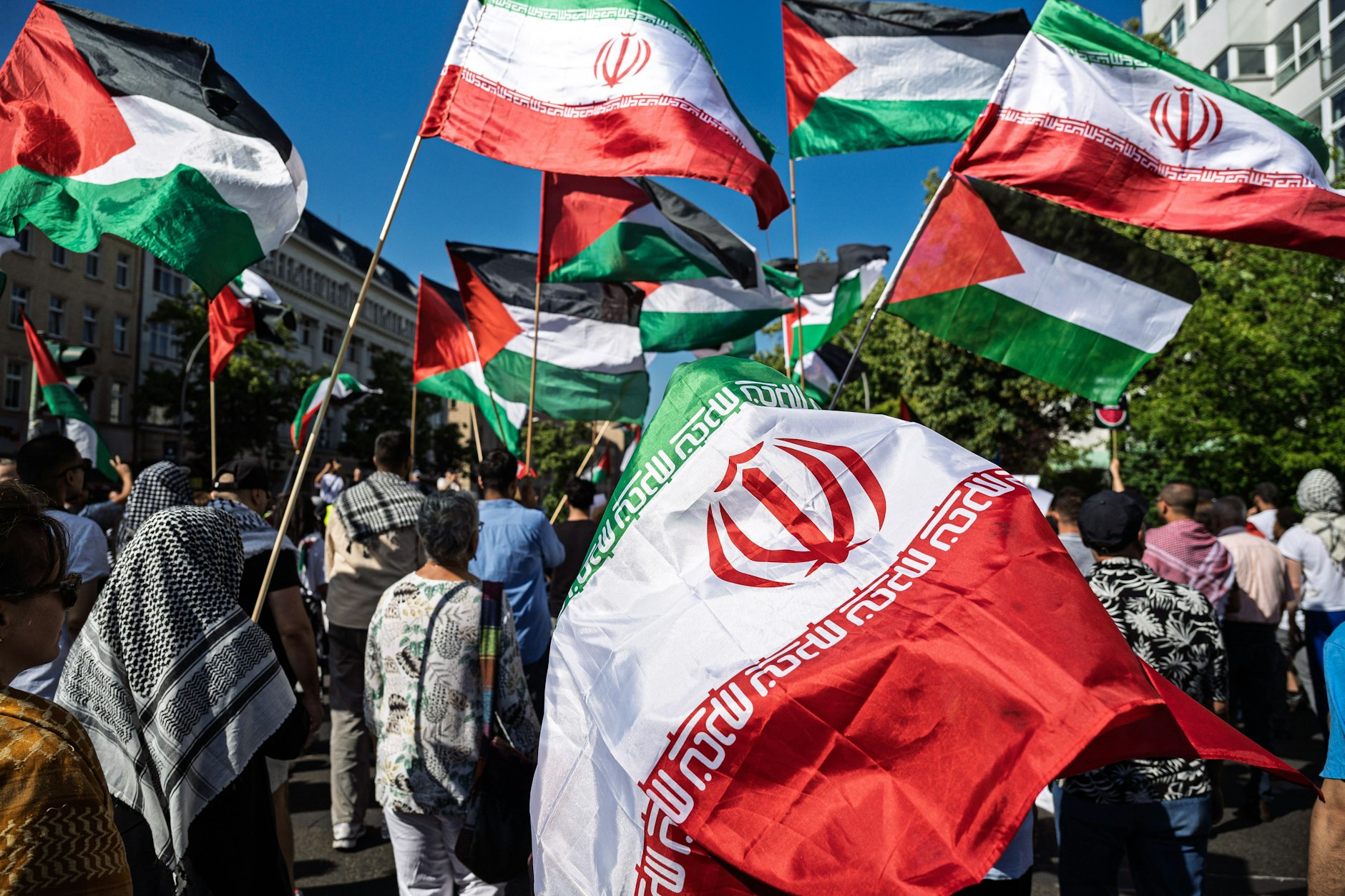 Teilnehmer eines Pro-Palästina-Protests in Berlin