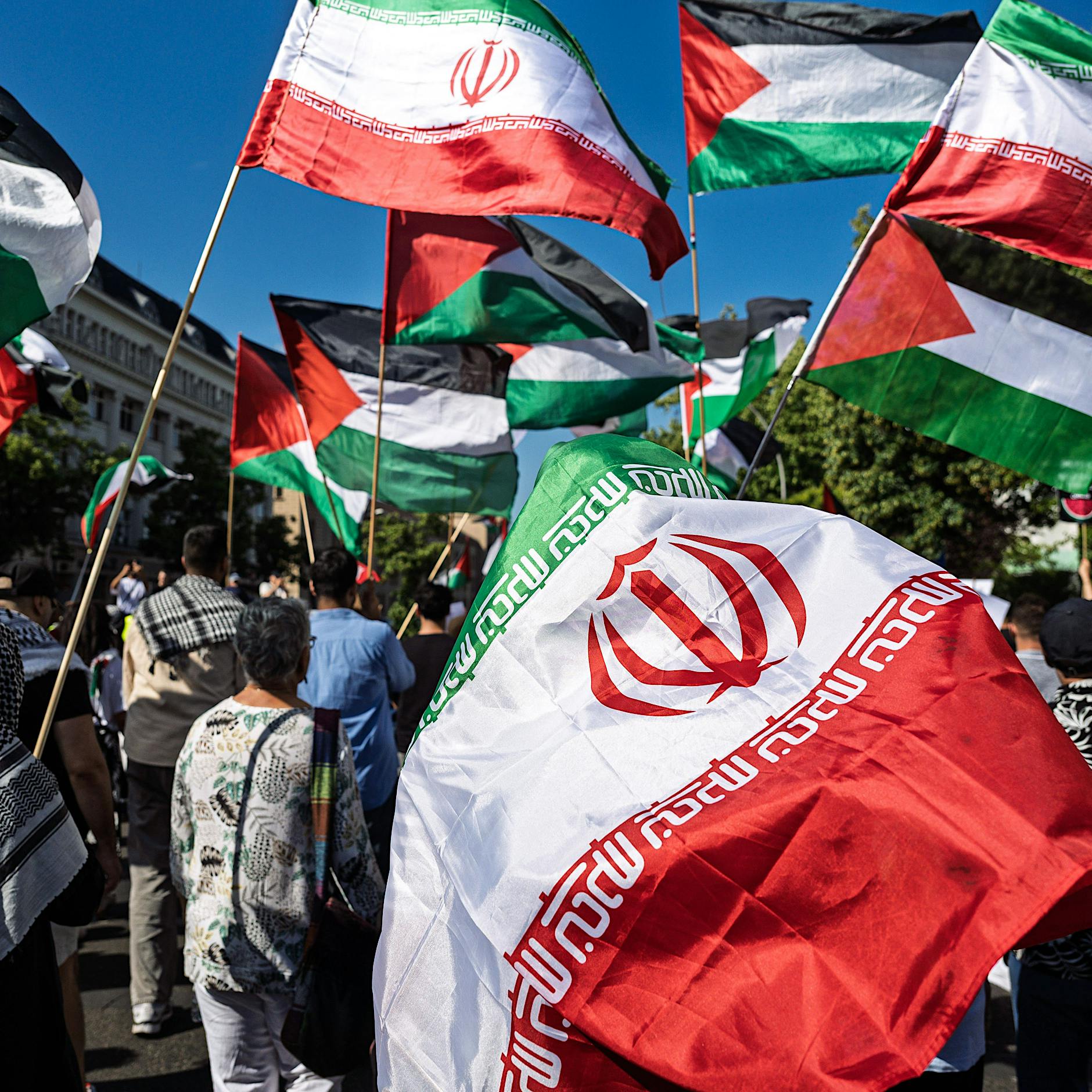 Palästinenser-Protest in Berlin: Kind wirft Flasche auf Polizei – 57 Festnahmen