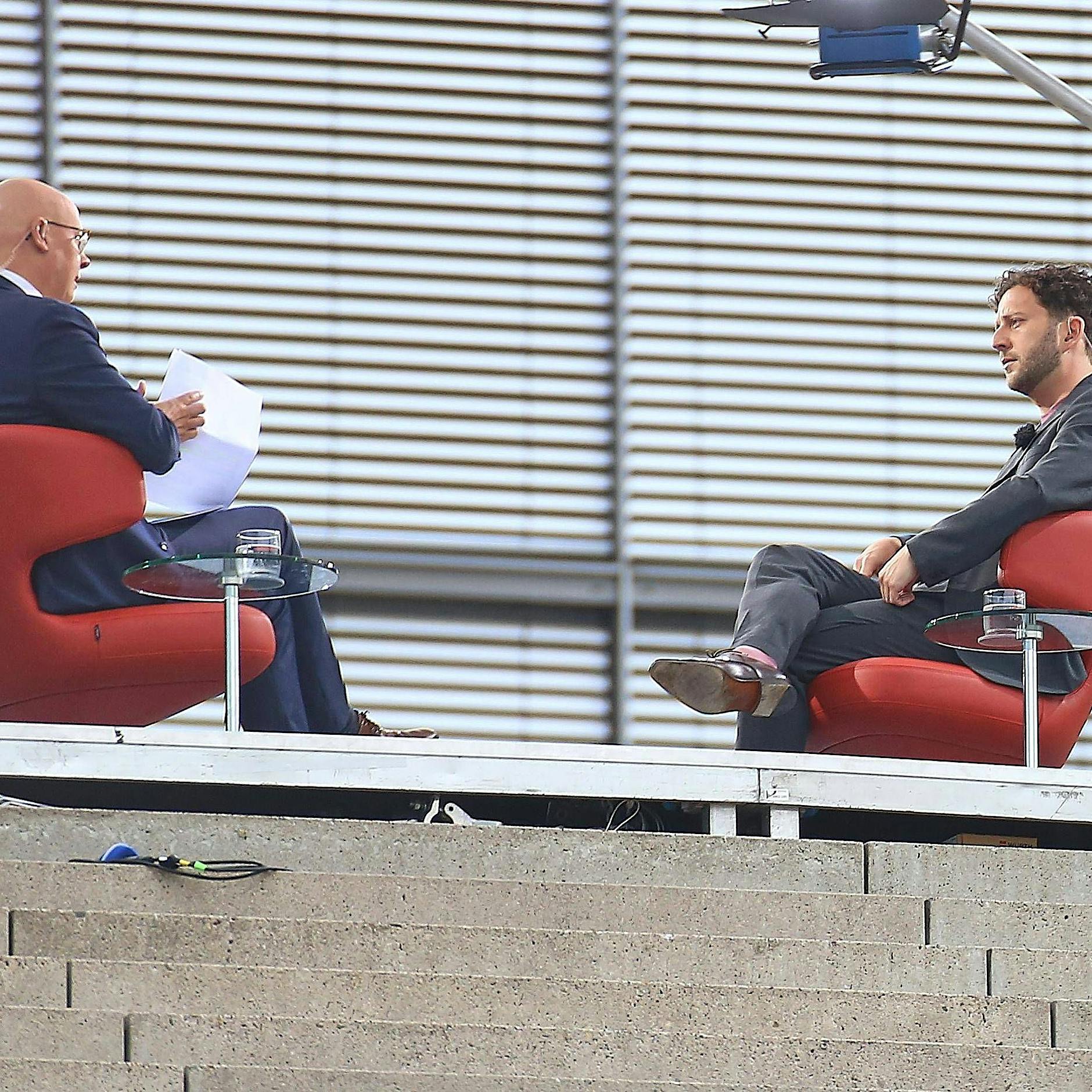 Aufzeichnung verlegt: So verhinderte die ARD Störaktionen bei Banaszaks Sommerinterview