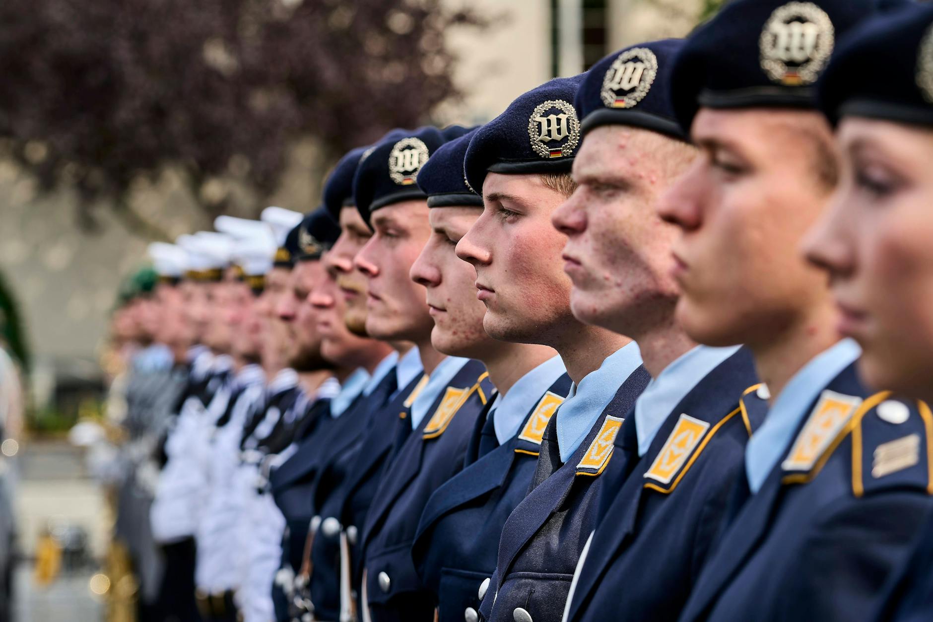 250 Rekruten der Bundeswehr legen am 20. Juli im Bendlerblock in Berlin ihr Gelöbnis ab.