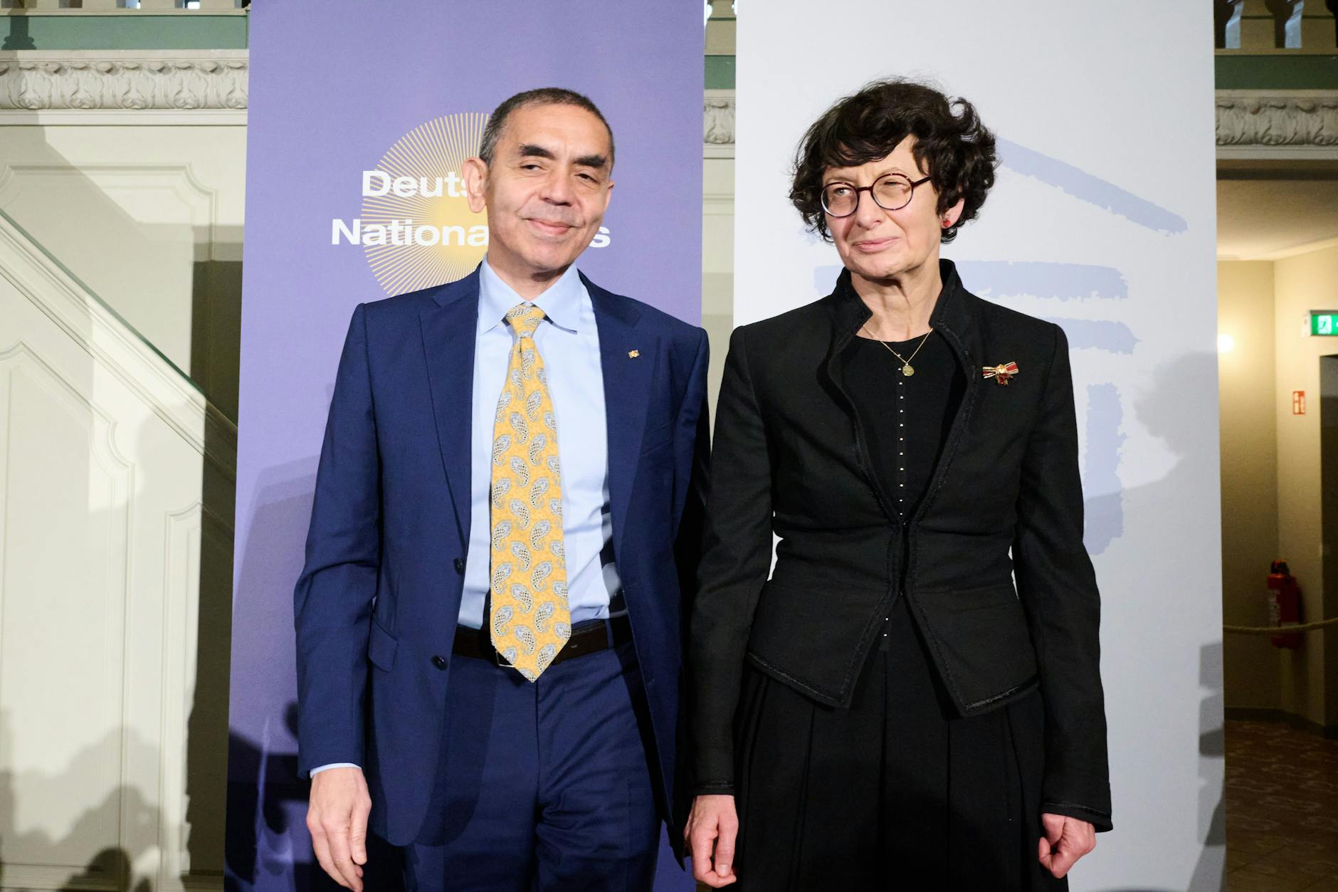 Gründer und Vorstandsvorsitzende von Biontech: Ugur Sahin (l.) und Özlem Türeci erhielen im Juni den Deutschen Nationalpreis in Berlin. Sie arbeiten an der Entwicklung neuer Krebstherapien.