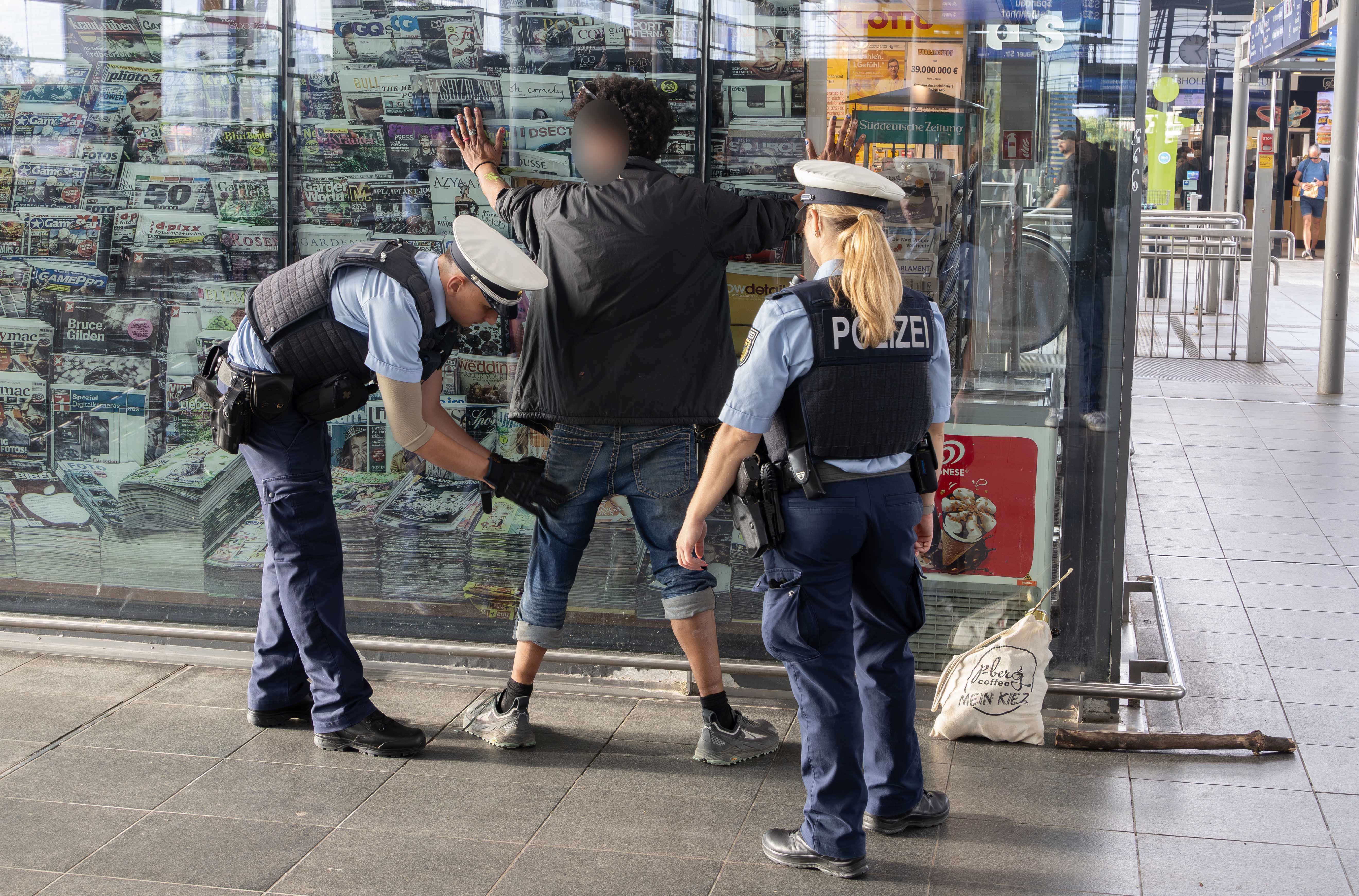 An keinem anderen deutschen Bahnhof gibt es so viele Waffendelikte wie an diesem Berliner Drehkreuz