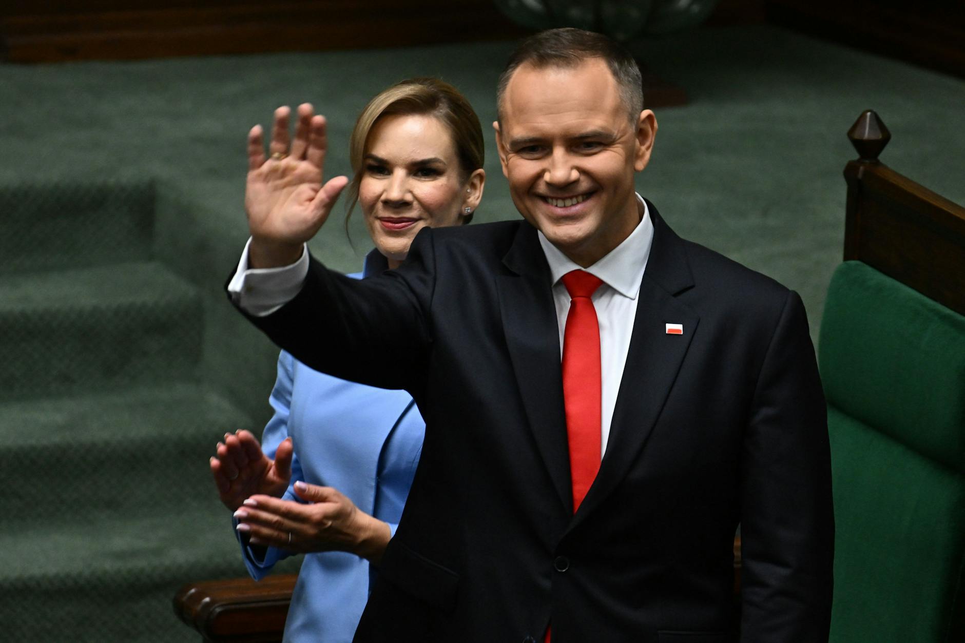 Karol Nawrocki, Polens Präsident, im polnischen Parlament mit seiner Frau