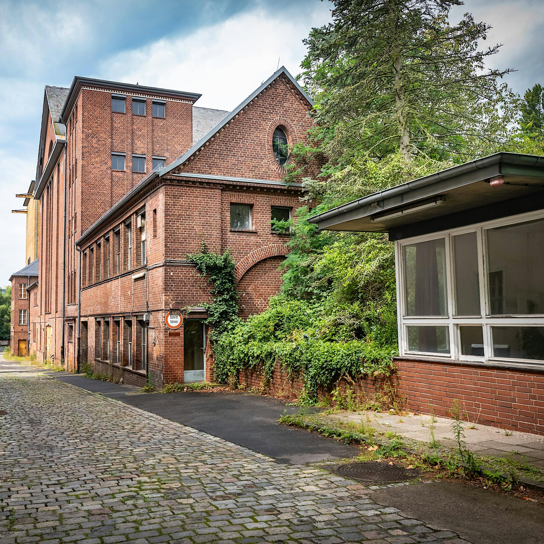 Mann stürmt Heizkraftwerk in Steglitz: Festnahme bei SEK-Einsatz