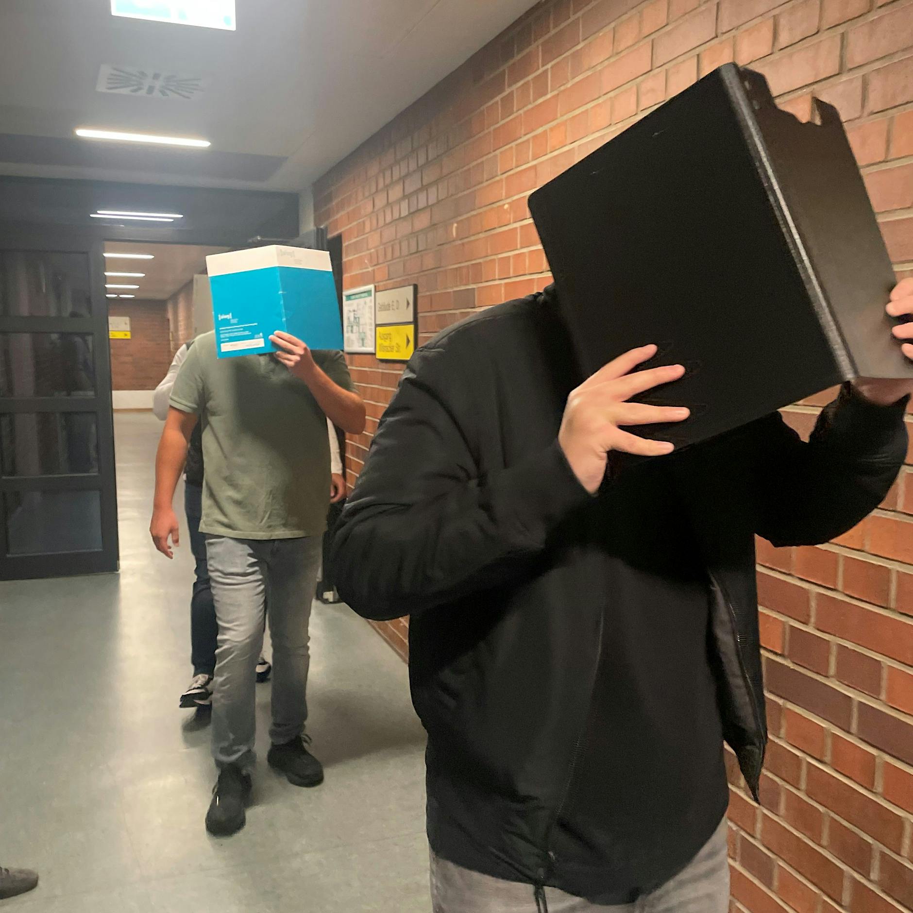 Entführt, bedroht, verletzt – Gauner-Trio wollte 65.000 Euro erpressen