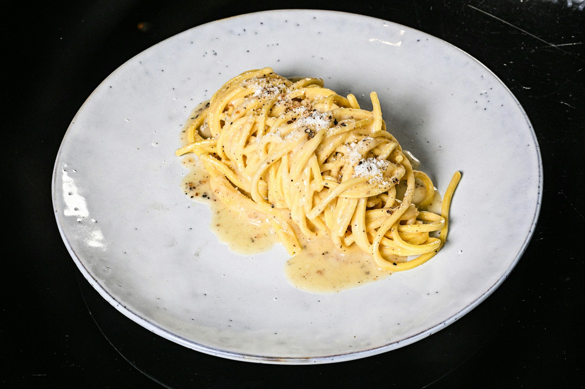 Dieses Rezept für Spaghetti Cacio e Pepe wie in Rom müssen Sie probieren.