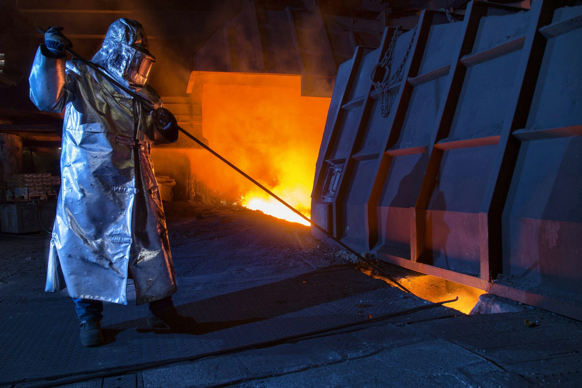 Der Hochofen des weltweit größten Stahlkonzerns ArcelorMittal in seinem Werk in Eisenhüttenstadt.