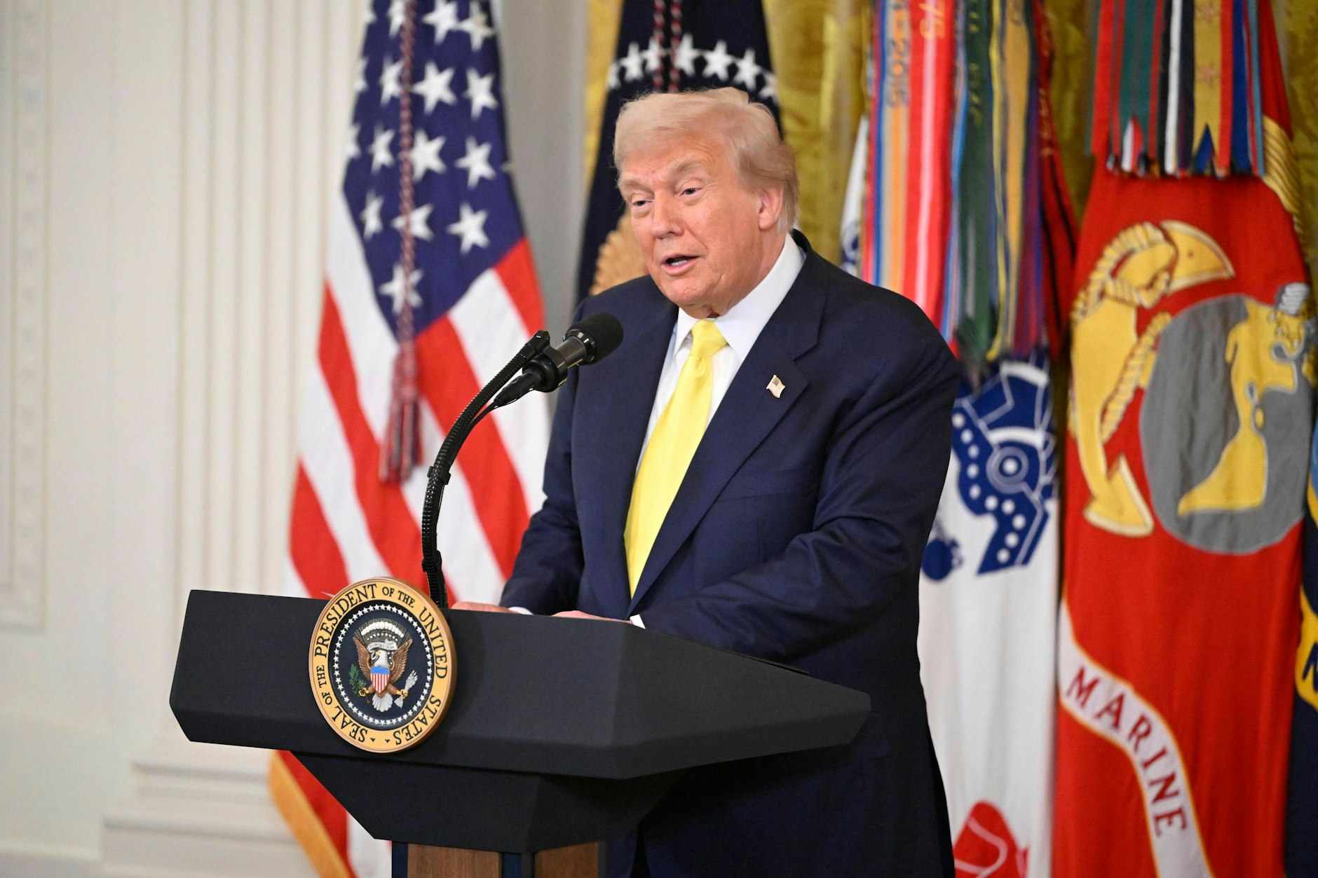 US-Präsident Donald Trump spricht im Weißen Haus.