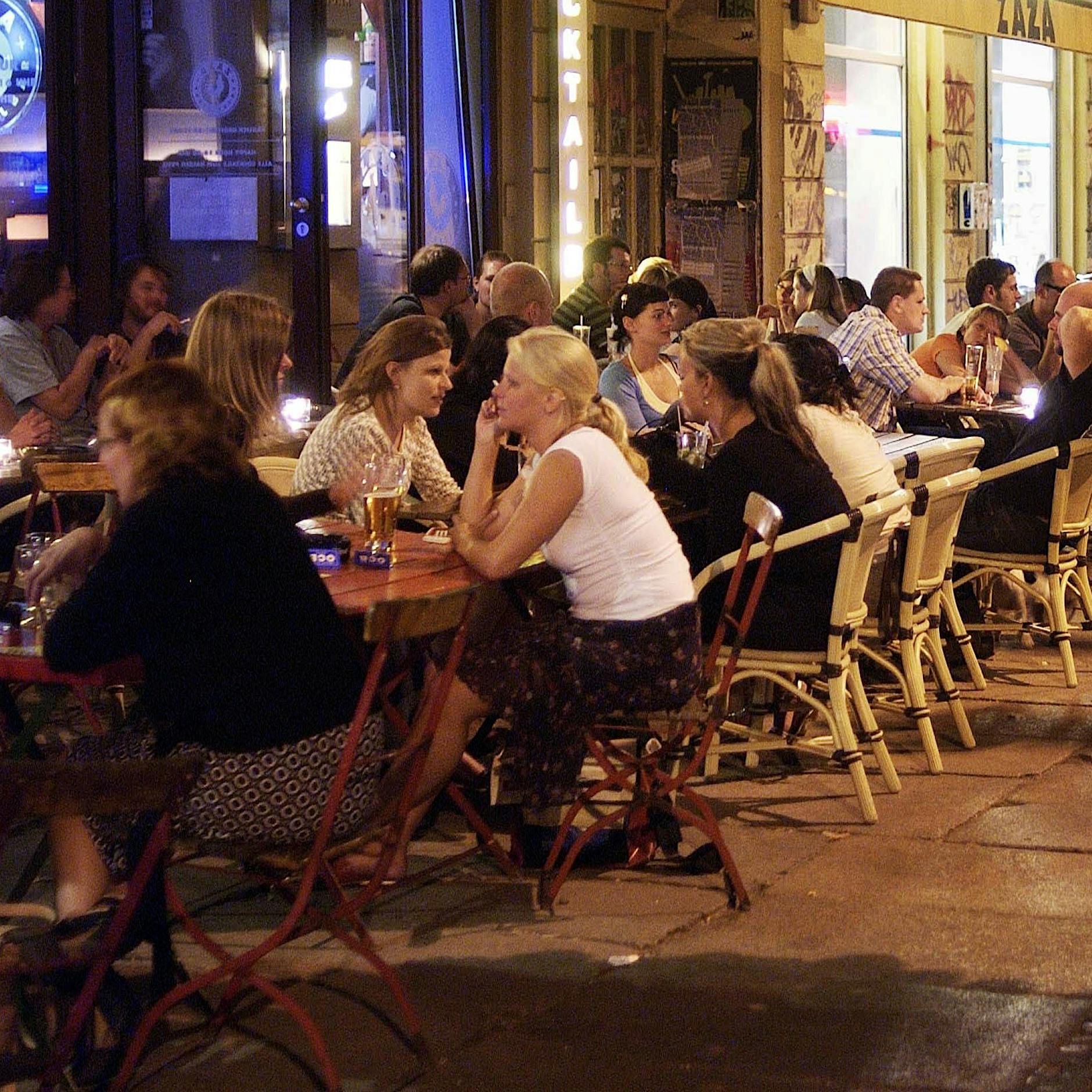 Kneipen in Berlin lehnen Sperrstunde ab: Weitere Klagen nach dem „Schwarz Sauer“-Erfolg erwartet