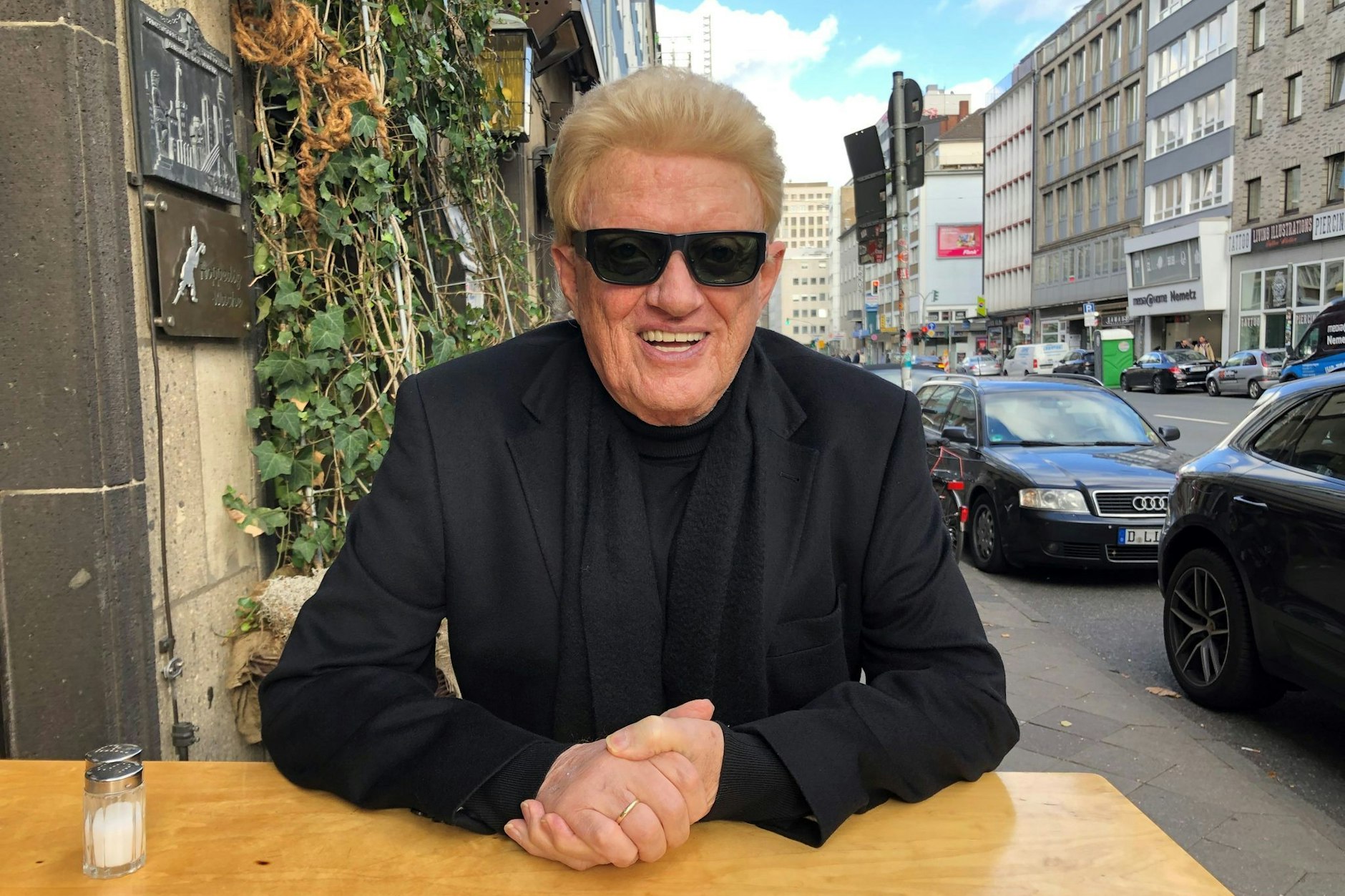 Sänger Heino hält den Rausschmiss des Feuerwehrmanns in Sachsen für übertrieben.