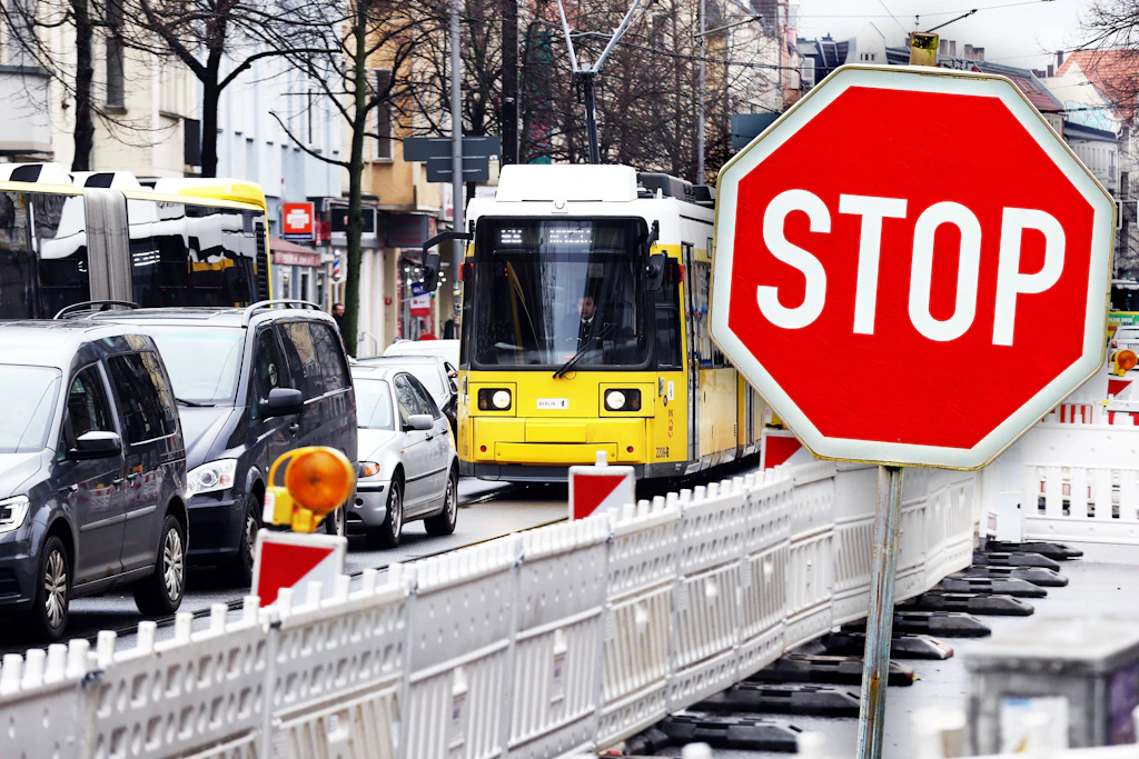 Verkehrshorror in Köpenick: Bahnhofstraße wieder für Monate dicht