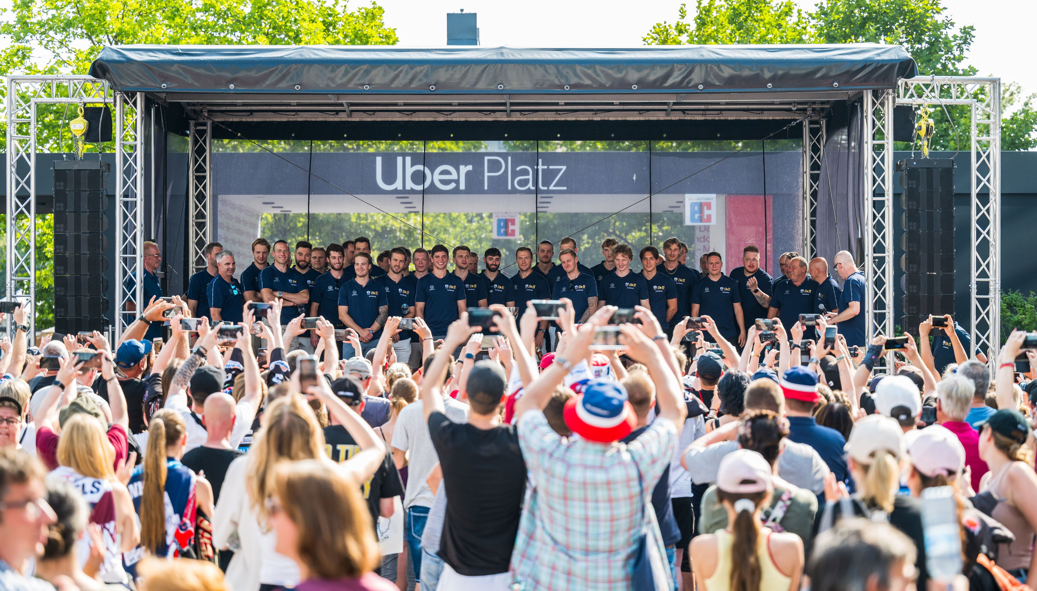 Image - Paukenschlag zur Saisoneröffnung: Drei Eisbären gehen beim EHC in Rente