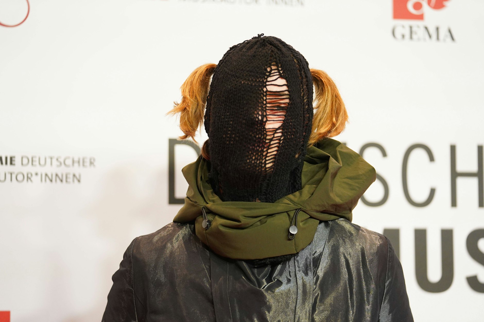 Mit Autotune und elektronischen Beats prägt TYM die Hyperpop-Szene.