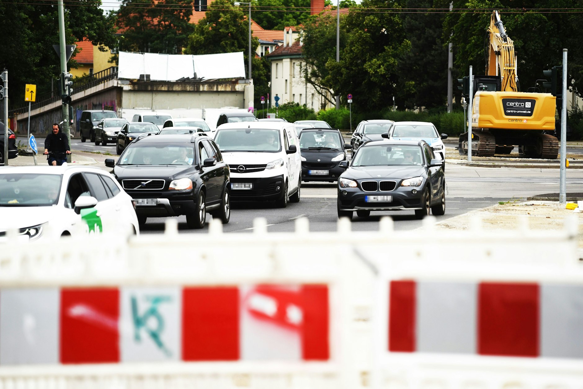 Dieses Nadelöhr nervt gewaltig: Rund um die Treskowallee und die Straße An der Wuhlheide brauchten Autofahrer in diesem Jahr bereits starke Nerven. Nun gibt es hier neue Engstellen.