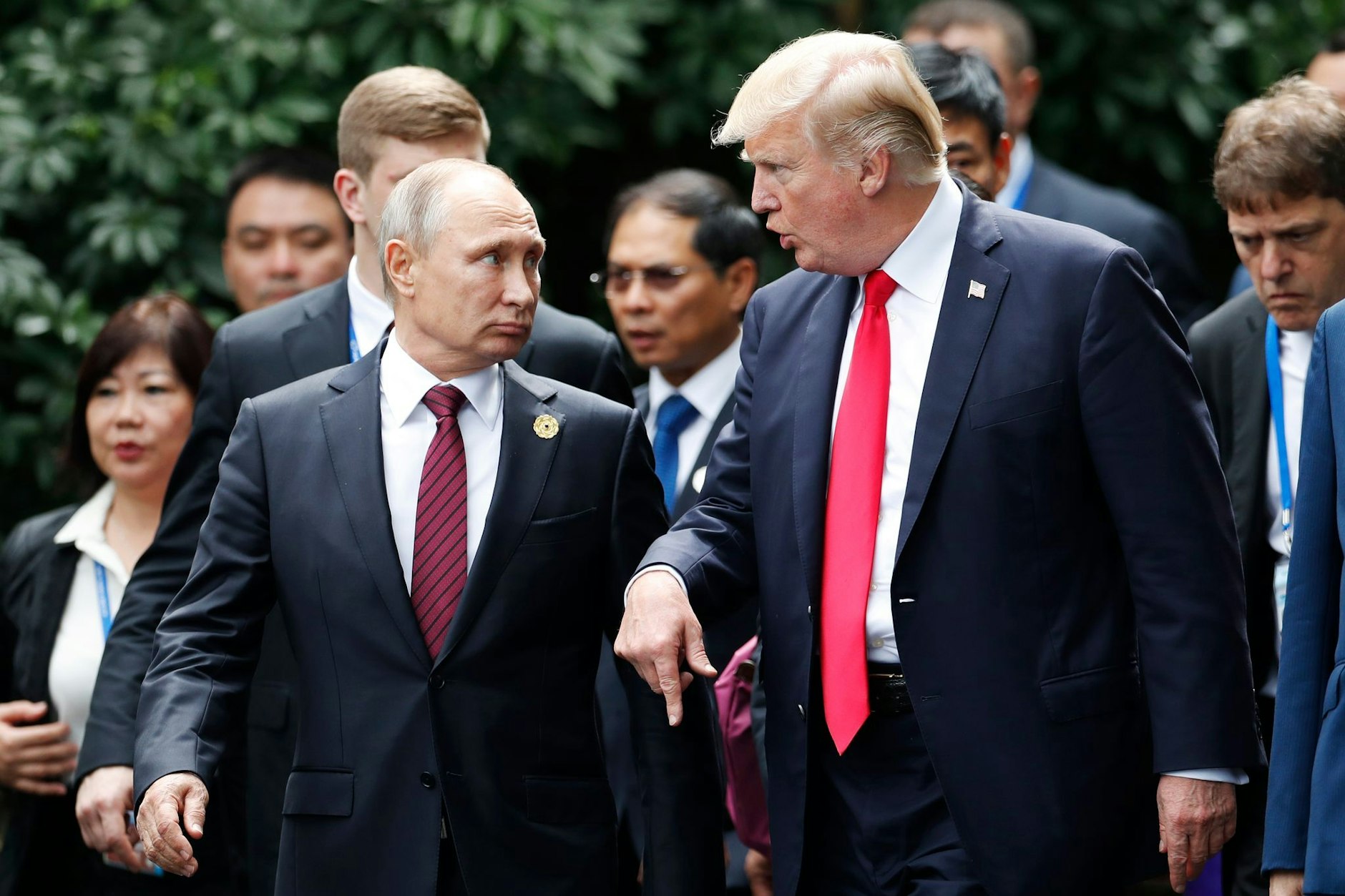 Der russische Präsident Wladimir Putin (l.) und US-Präsident Donald Trump