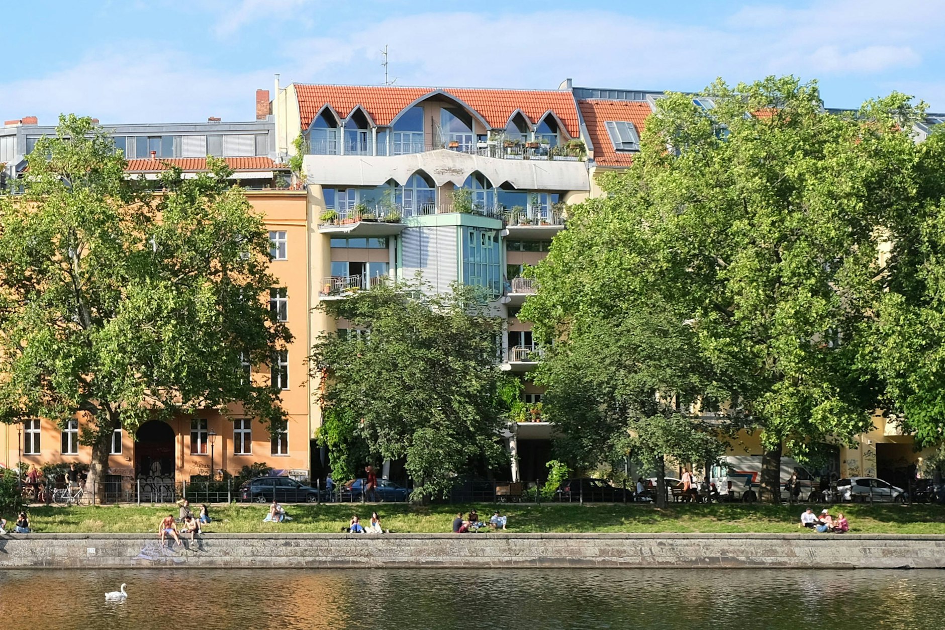 Suya yakın inşa edilmiş: Kreuzberg'deki Fraenkelufer'de konut binası