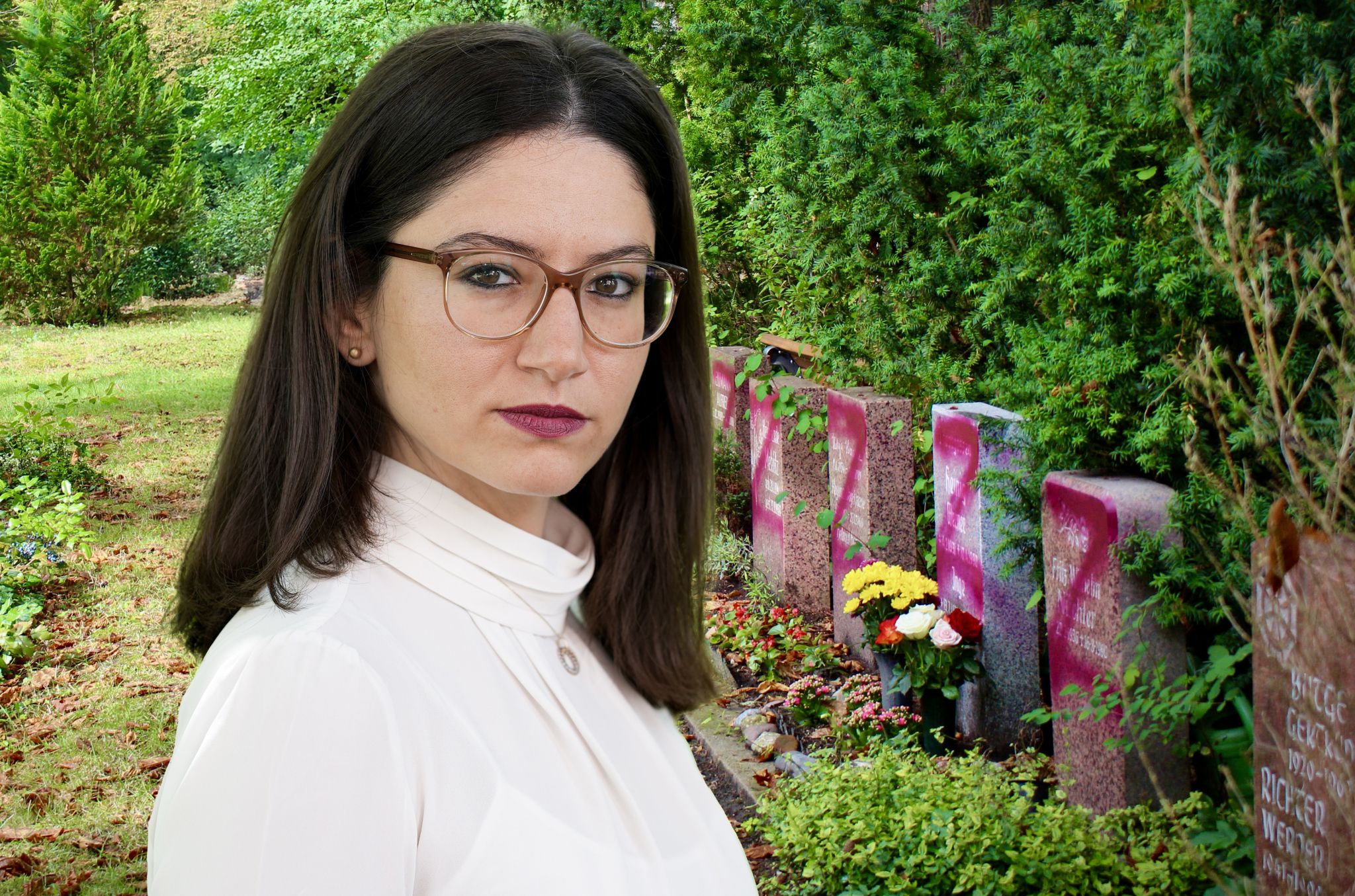 Image - Sozialisten-Friedhof attackiert: Wer säubert 100 beschmierte Grabsteine?