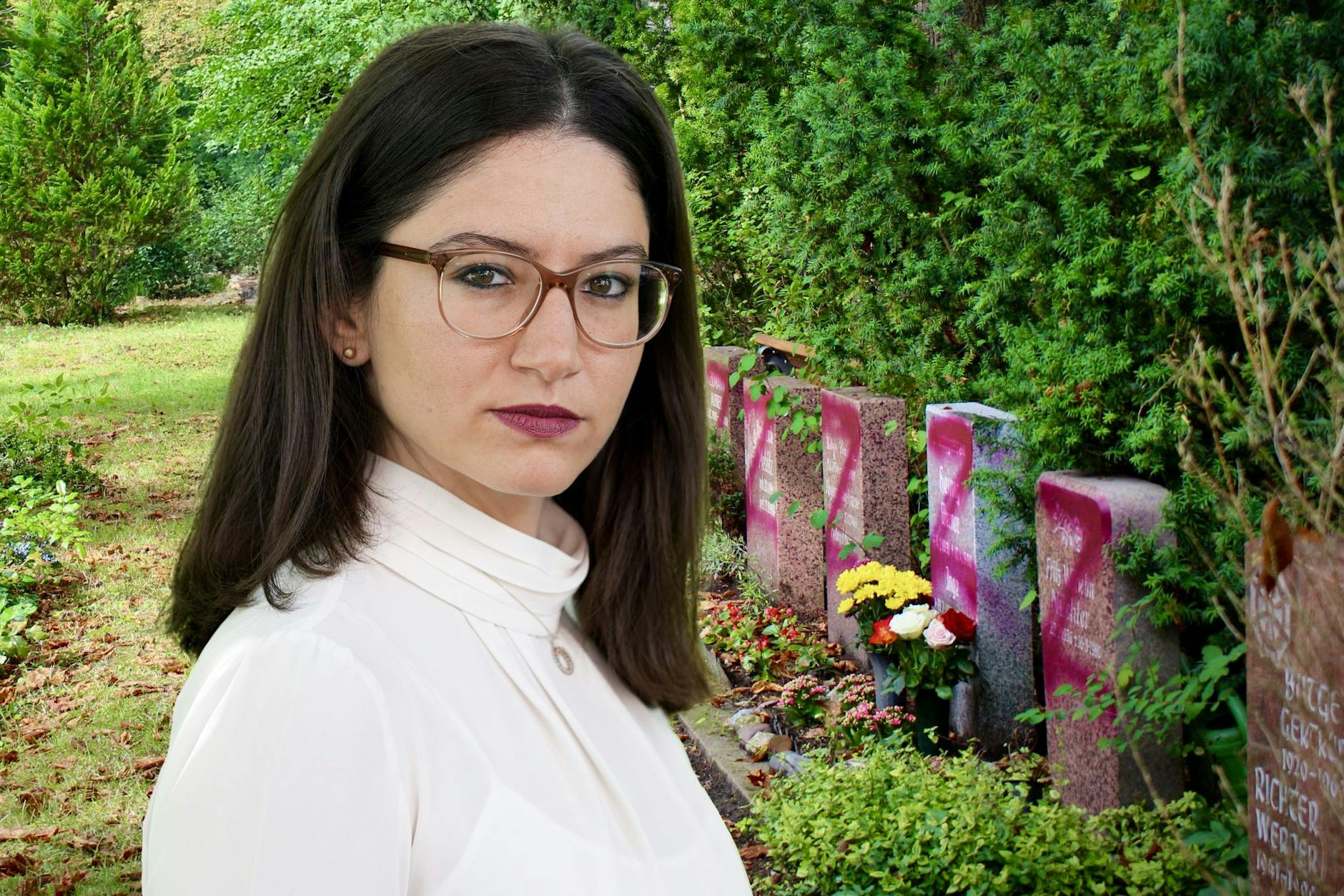 Filiz Keküllüoglu (Grüne), Lichtenbergs Bezirksstadträtin für Verkehr, Grünflächen, Ordnung, Umwelt- und Naturschutz, nach der Attacke auf den Friedhof der Sozialisten: „Ich bin tief erschüttert über die beschmierten Grabsteine.“