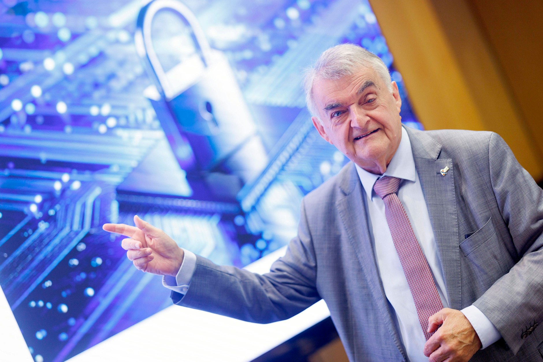 NRW-Innenminister Herbert Reul: härtere Strafen für&nbsp; unliebsame Äußerungen