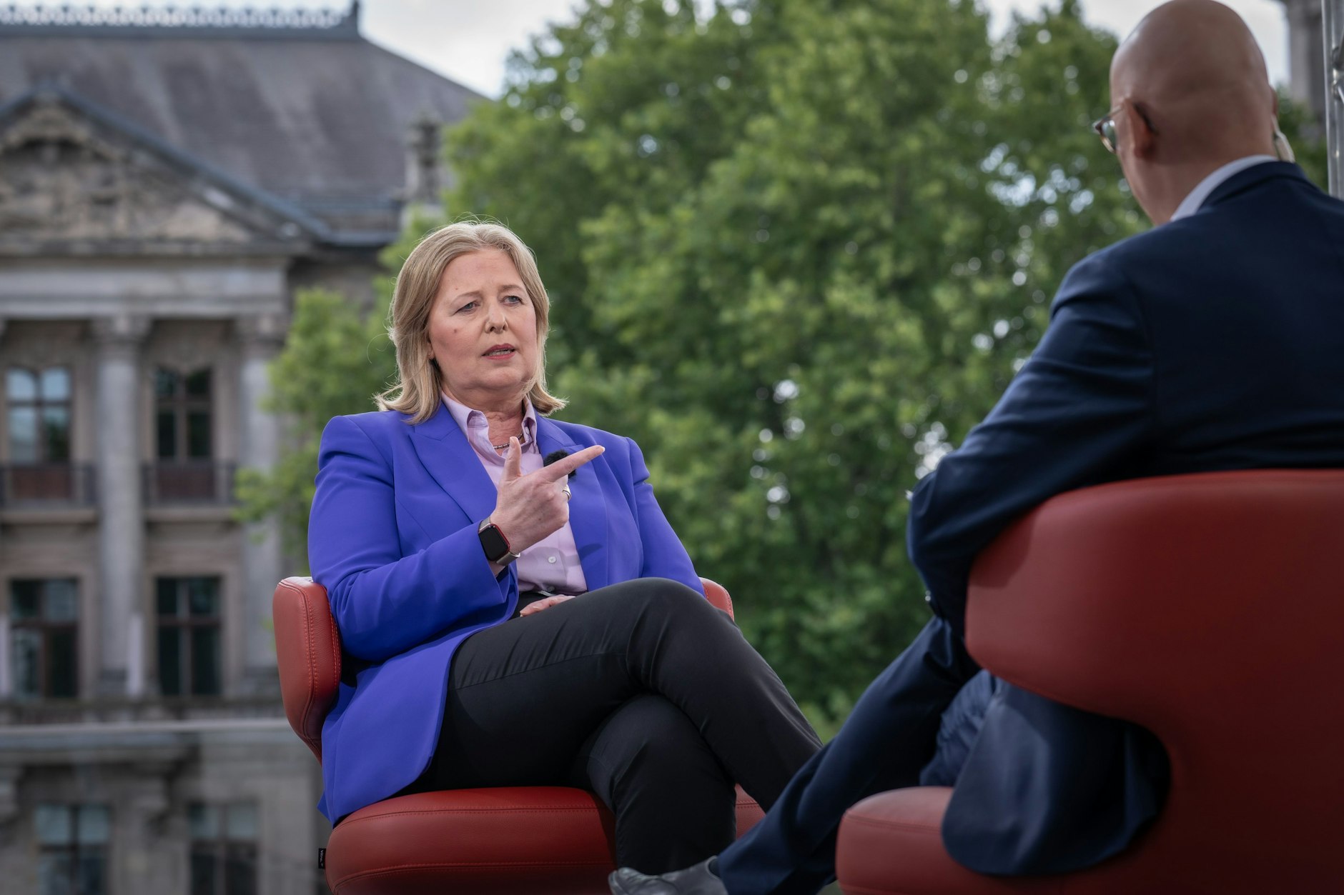 Bundesministerin Bärbel Bas mit ARD-Moderator Matthias Deiß im Sommerinterview