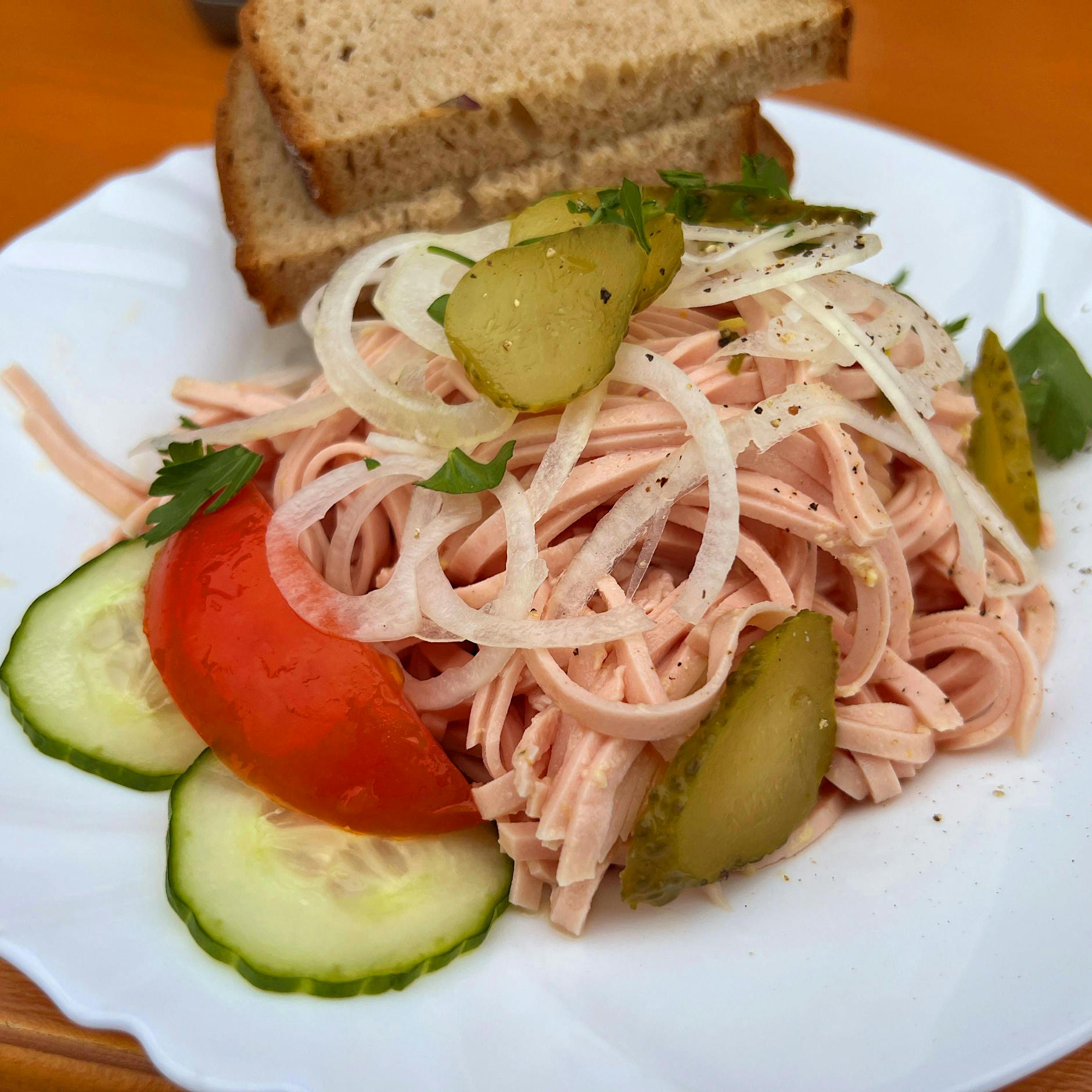 Rezept für würzig-sauren Wurstsalat