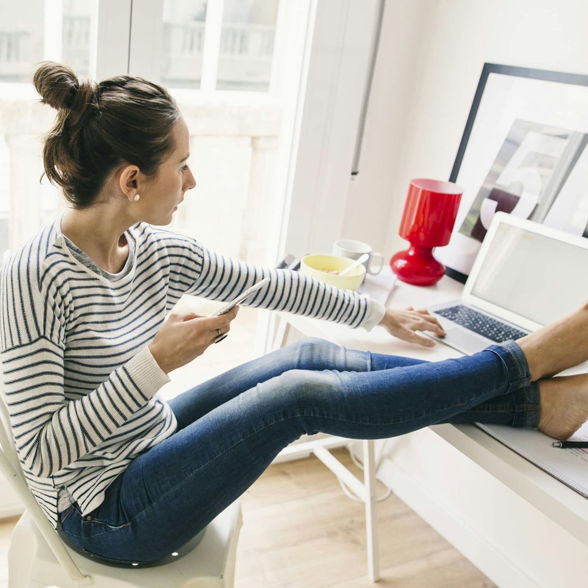 Image - Hitzefrei im Homeoffice? Was Berliner am Arbeitsplatz beachten müssen
