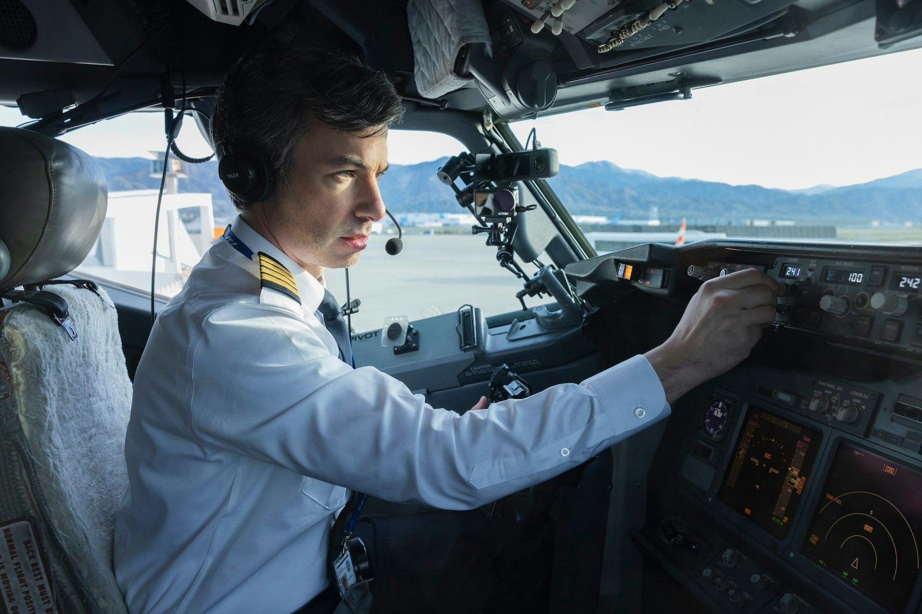 Im Cockpit: der kanadische Comedian Nathan Fielder in der zweiten Staffel von „The Rehearsal“