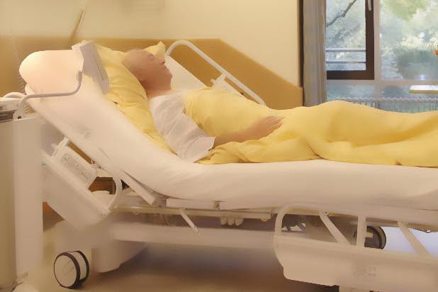 Ein 60-jähriger Amerikaner litt unter Halluzinationen, Paranoia und schweren Angstzuständen, nachdem er den Rat von ChatGPT befolgt hatte. Er war wochenlang in einer Klinik (Symbolfoto).