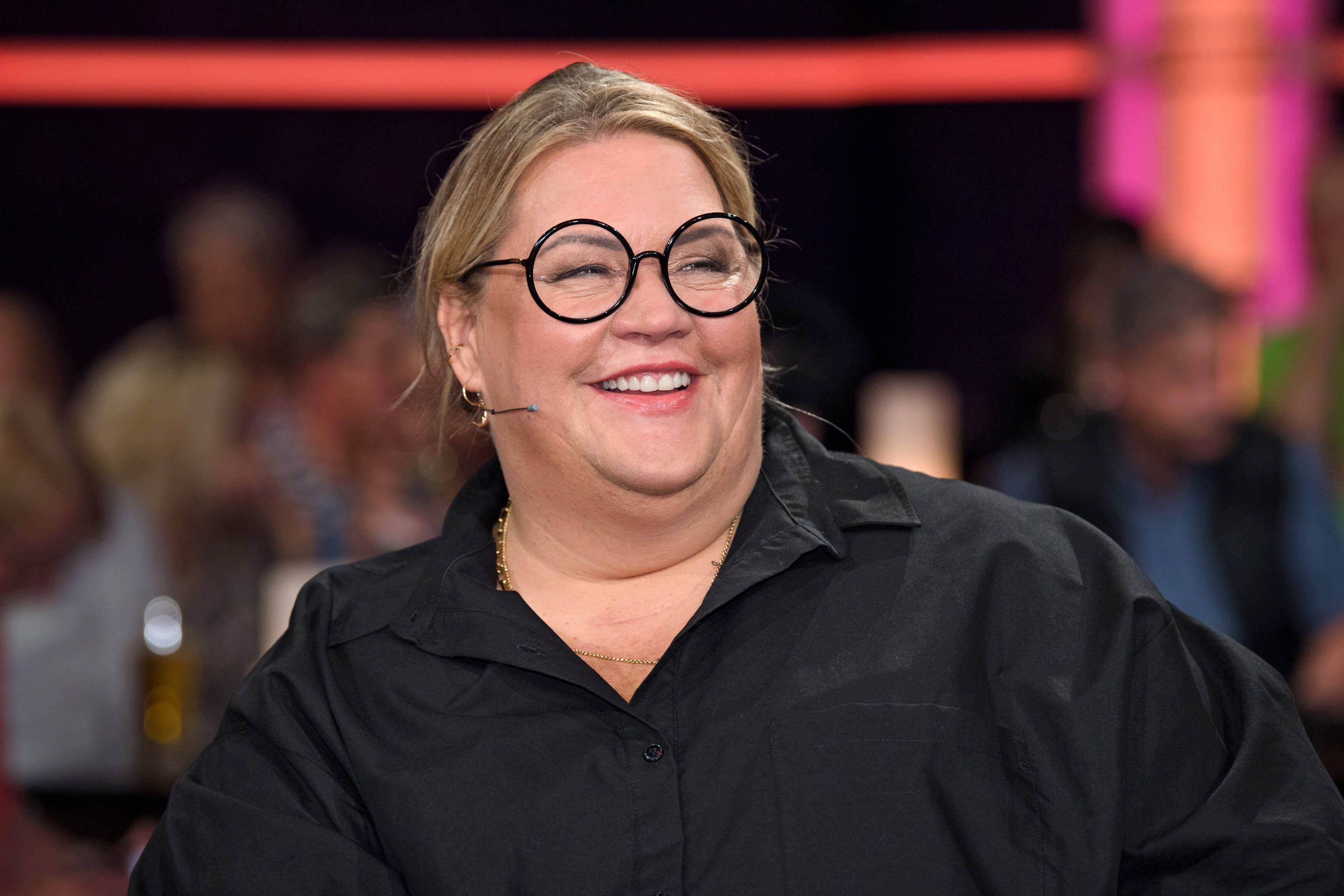 Cindy aus Marzahn: Ilka Bessin zeigt sich nackt im Pool