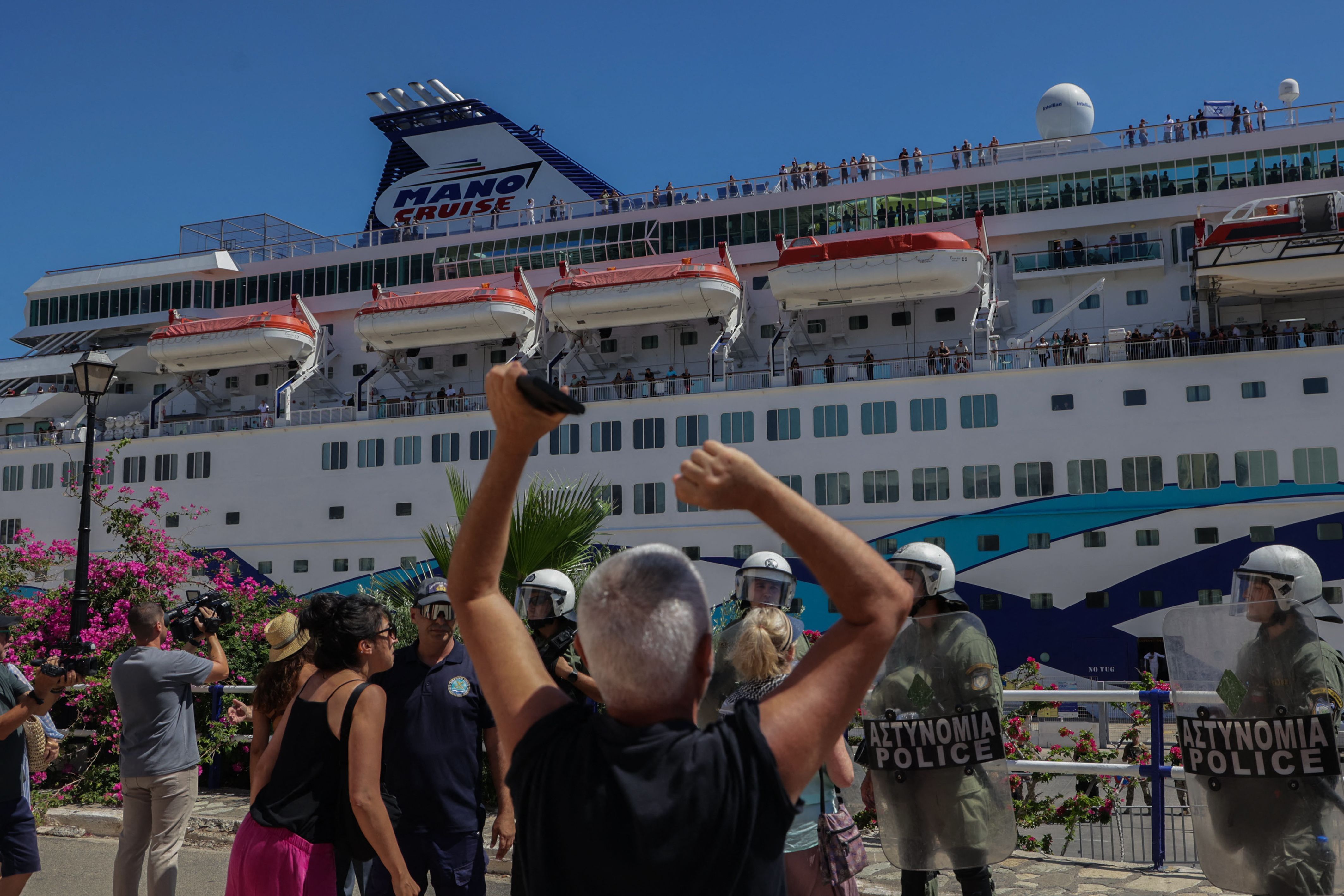 Proteste gegen israelisches Kreuzfahrtschiff „Crown Iris“ wegen Gazakrieg – Spannungen eskalieren