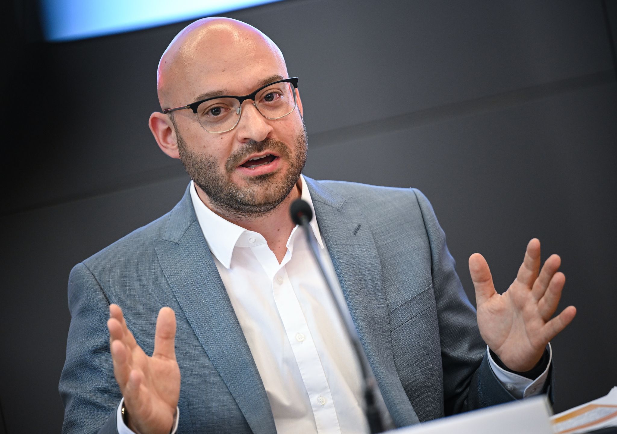 Innenminister Wilke: AfD-Anhänger vergleichbar mit „sektenartigen Konglomeraten“