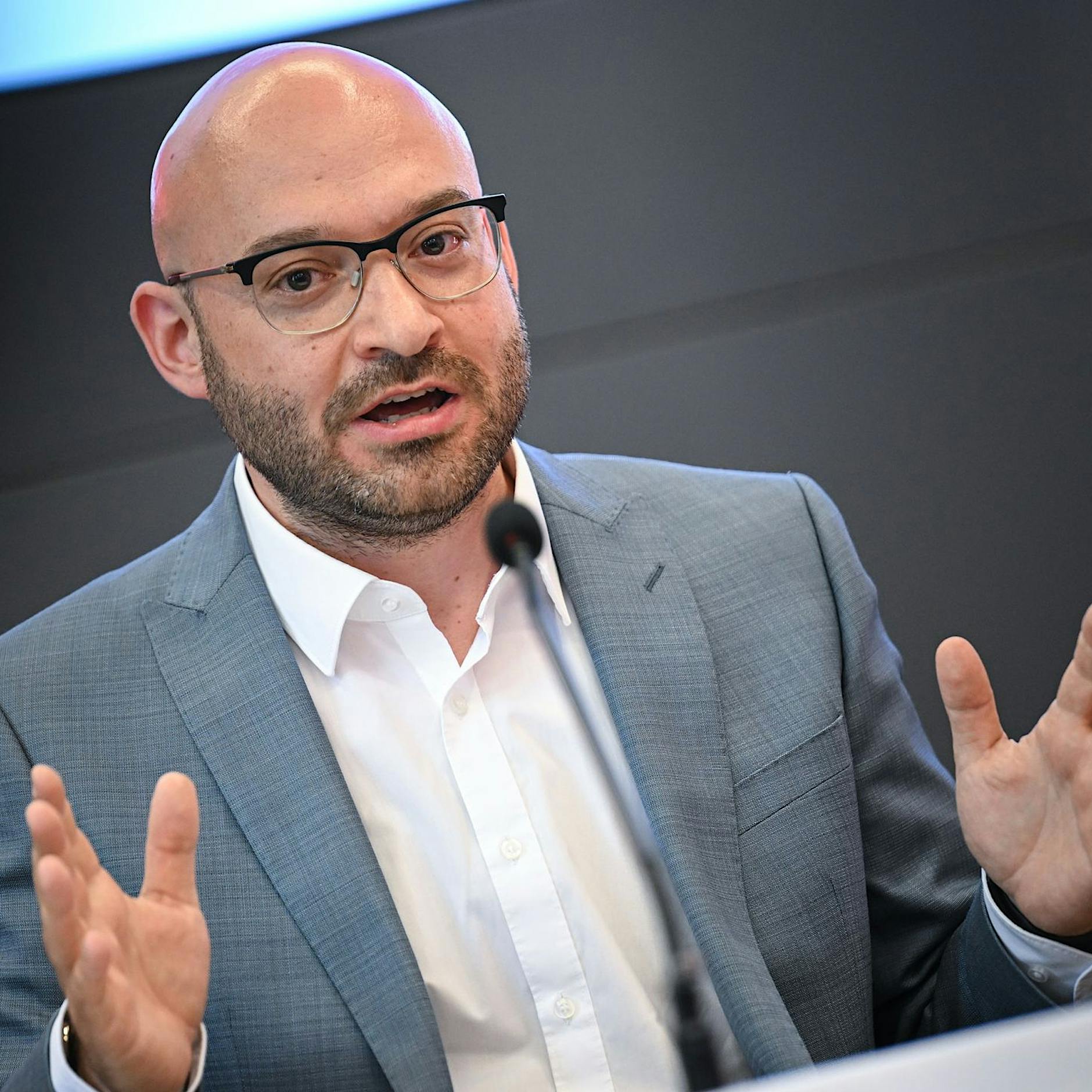 Innenminister Wilke: AfD-Anhänger vergleichbar mit „sektenartigen Konglomeraten“