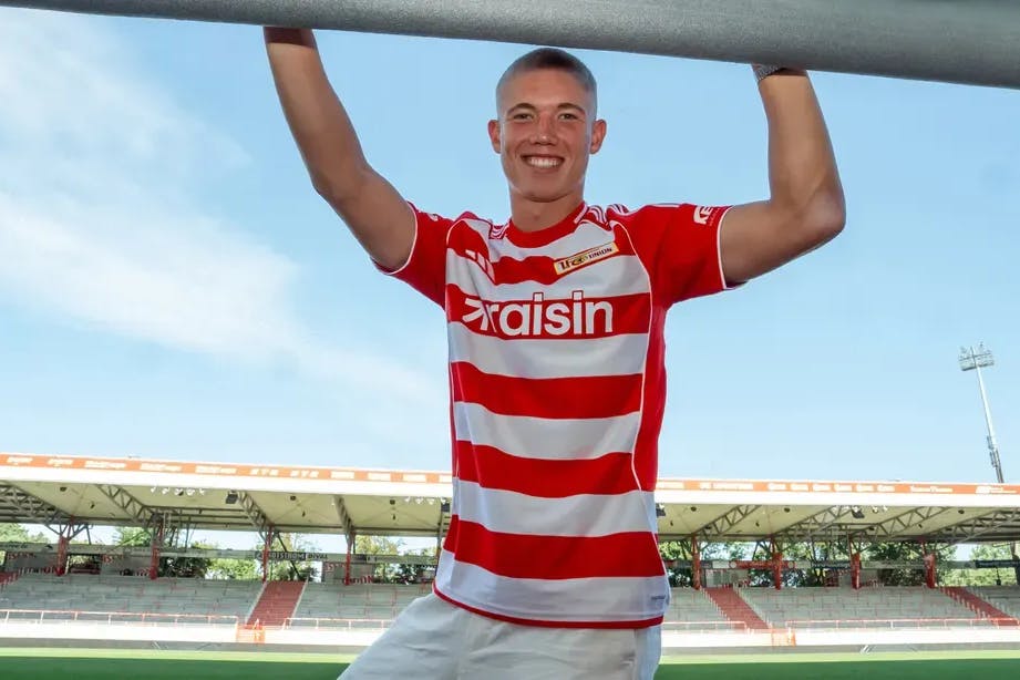 Jung und ein strahlendes Lächeln. Teenie-Stürmer Dmytro Bogdanov unterschrieb beim 1. FC Union.