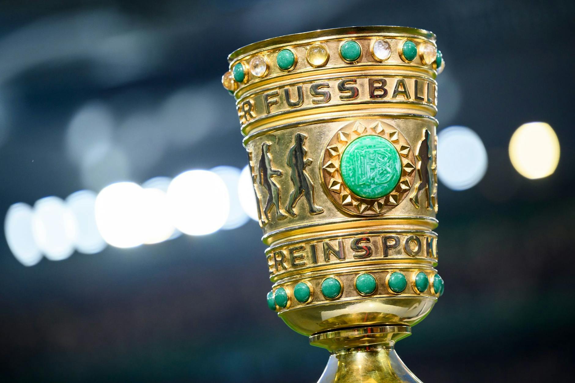 Der Gewinn des DFB-Pokals bringt nicht nur sportlichen Ruhm und die Qualifikation für den internationalen Wettbewerb, sondern auch mehrere Millionen Euro für die Vereinskasse.
