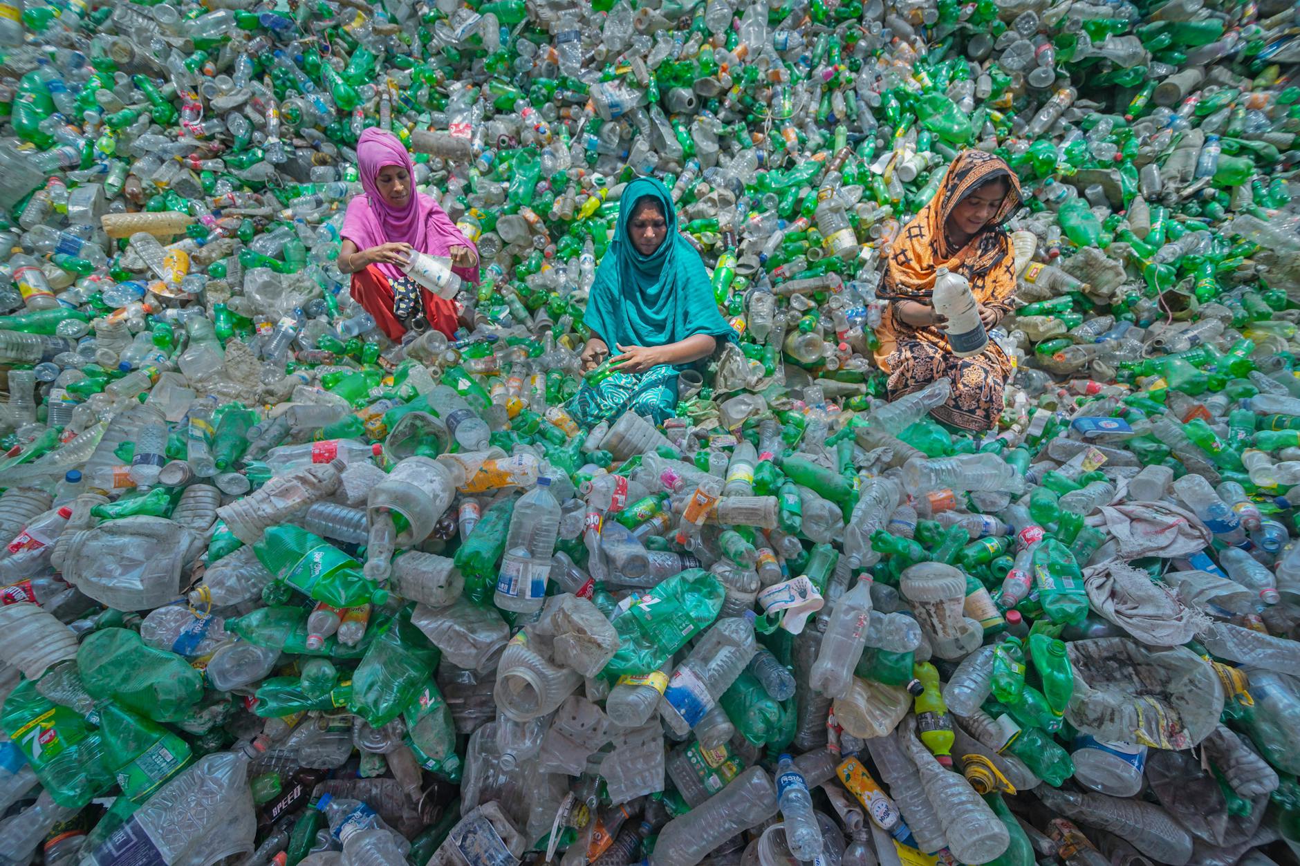 Im Pazifik schwimmt eine „Plastik-Insel“, die Schätzungen zufolge dreimal so groß ist wie Frankreich.