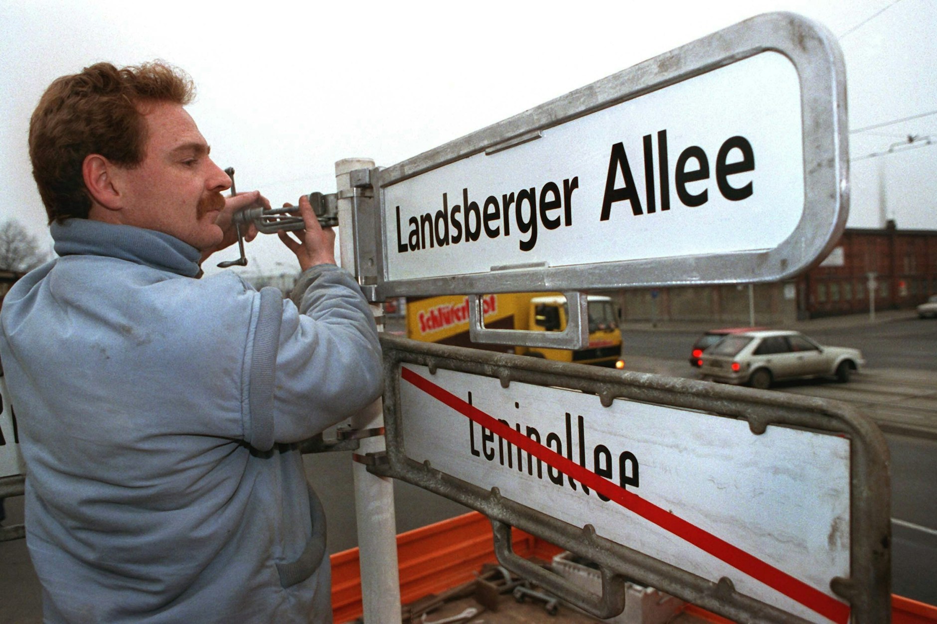 Lenin musste am 31. Januar 1992 verschwinden; seither heißt die Straße Landsberger Allee.