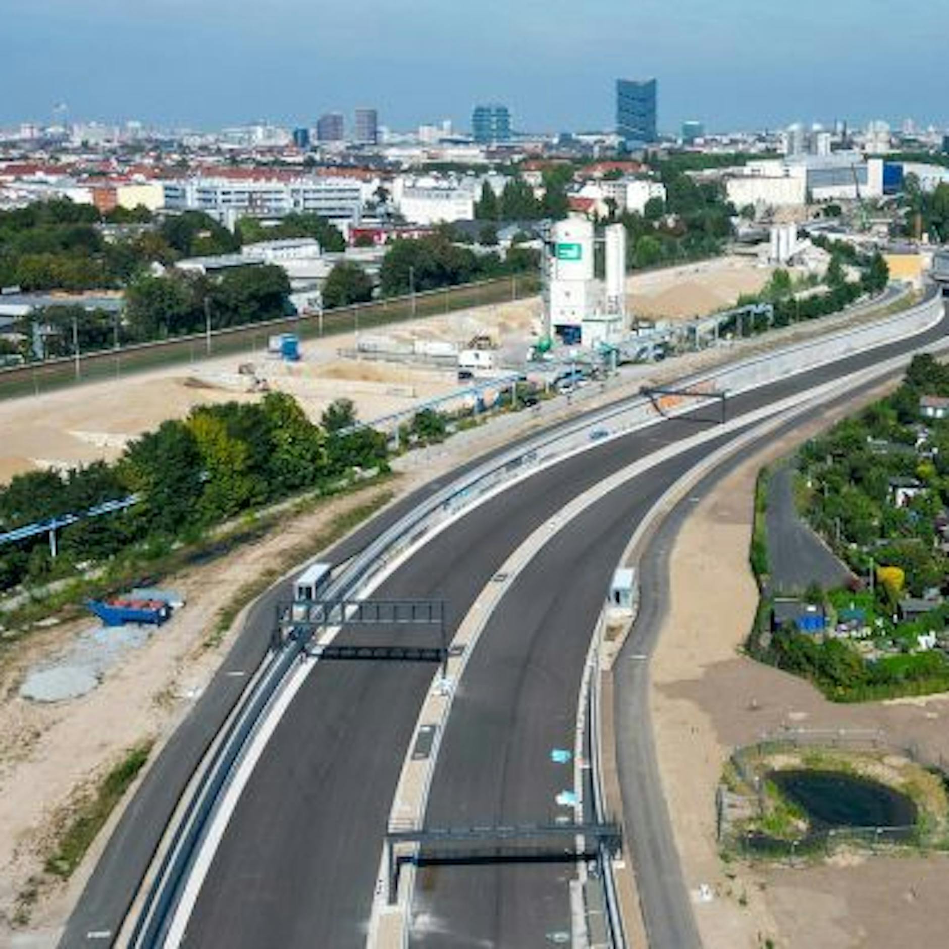 Image - Die neue Autobahn für Berlin: Wann die A100 von Neukölln nach Treptow eröffnet wird