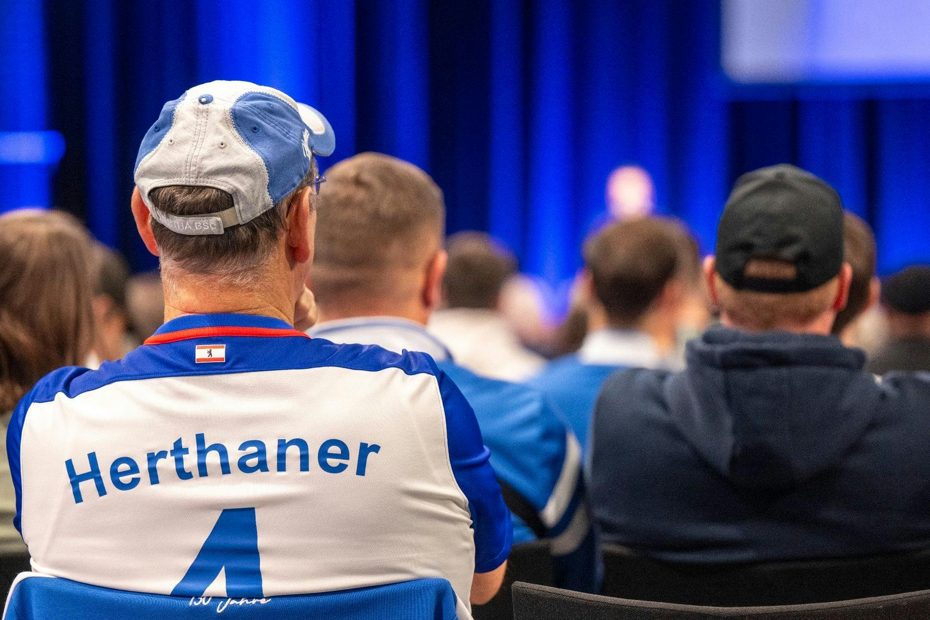 Mein rechter, rechter Platz ist frei, ich wünsche mir einen Berliner Schauspieler herbei.