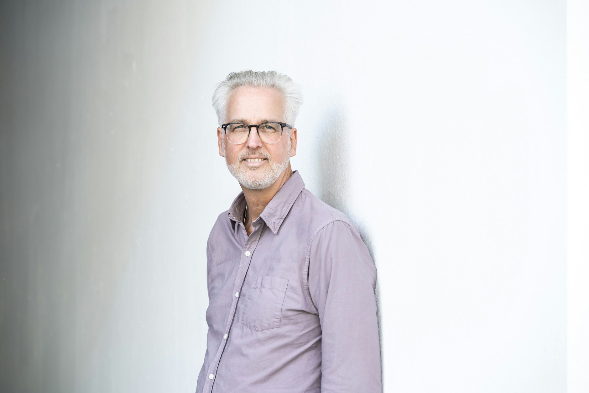 Carsten Sommerfeldt leitet das Shared Reading in Berlin, eine besondere Form des Leseklubs. Er war Pressechef beim Berlin-Verlag und bei Droemer.