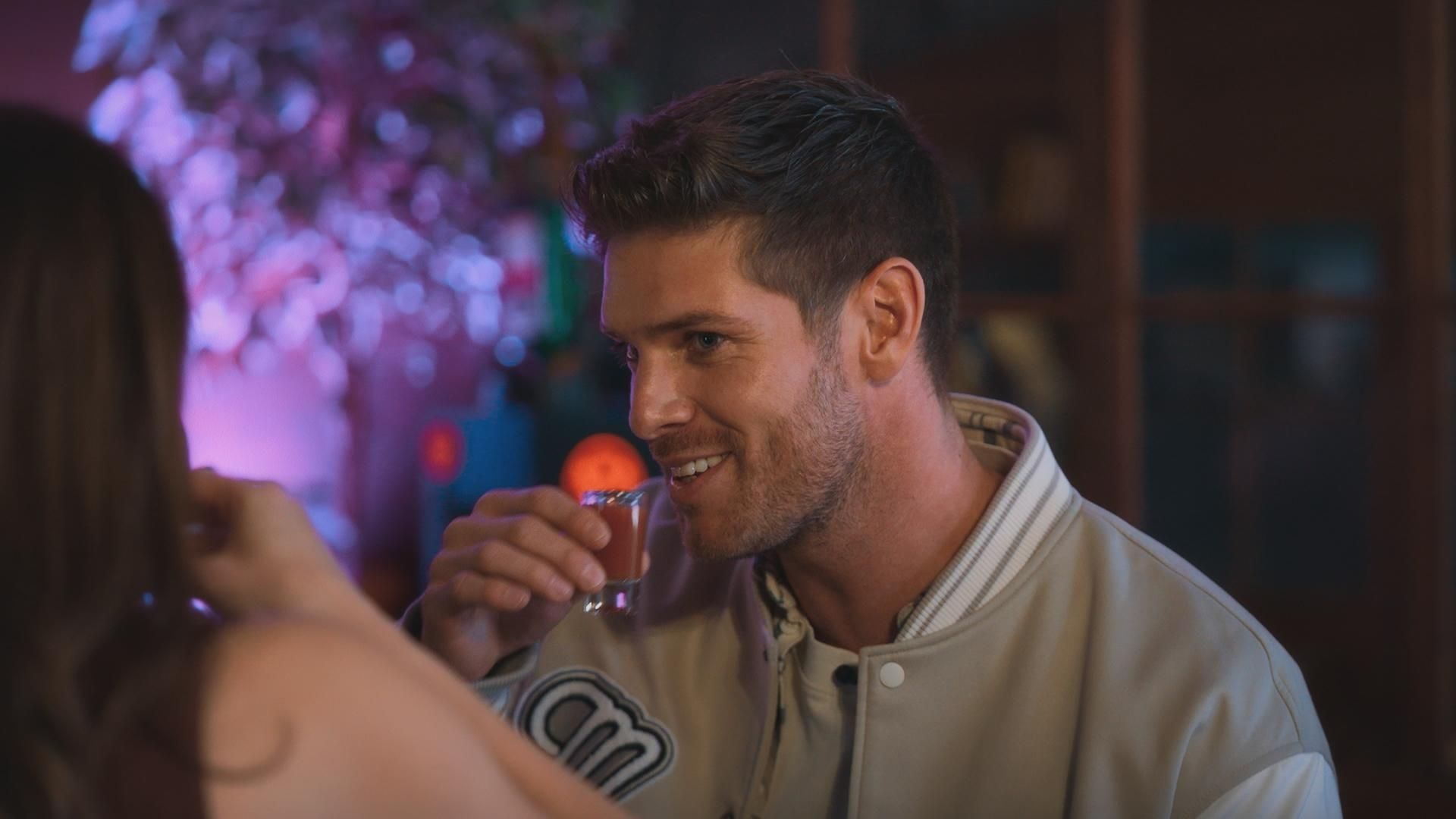 Fremdgeh-Skandal beim Bachelor: Zwang ein Vertrag Martin zur letzten Rose?