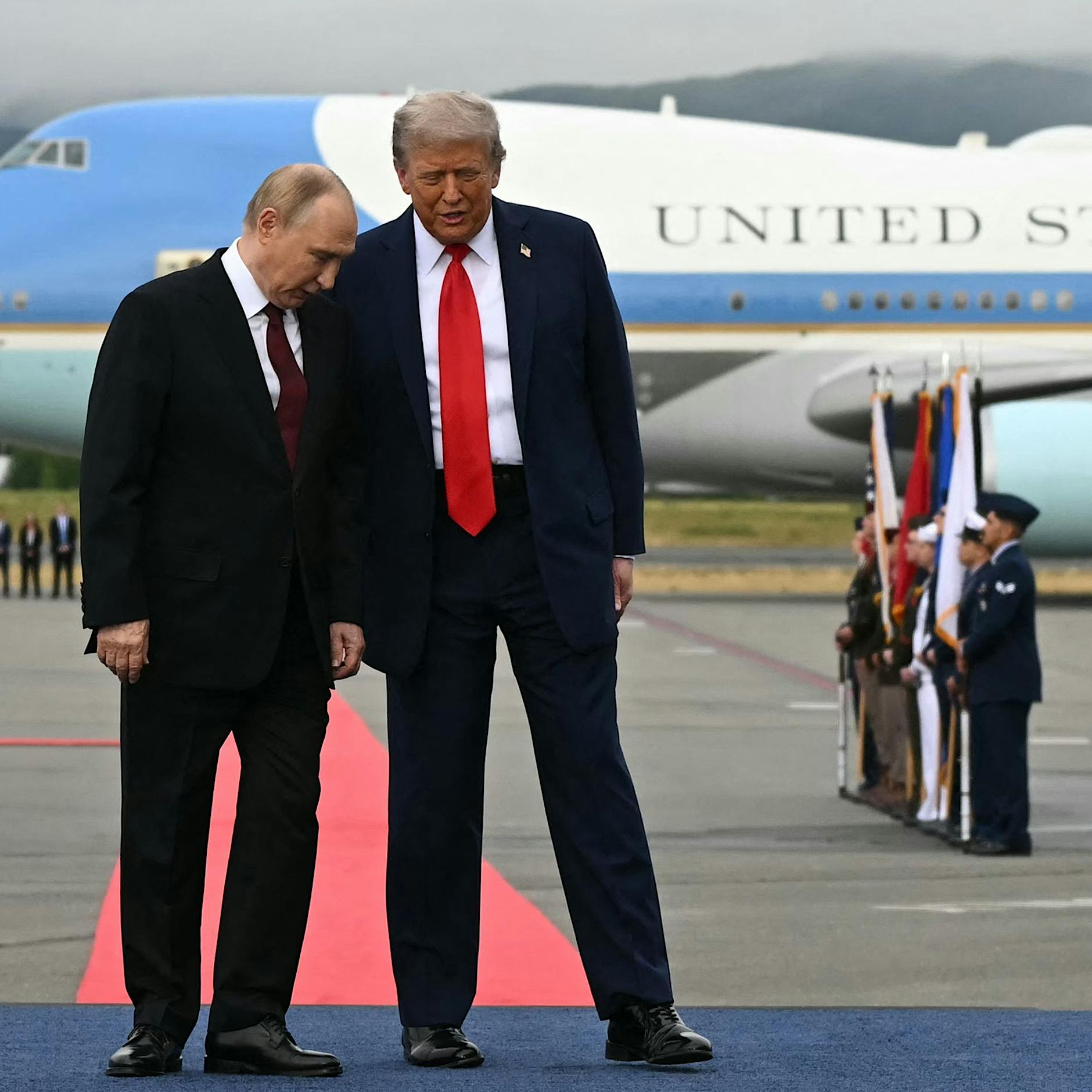 Kiew am Morgen nach Alaska: „Putin und Trump sind zwei Affen in verschiedenen Farben“