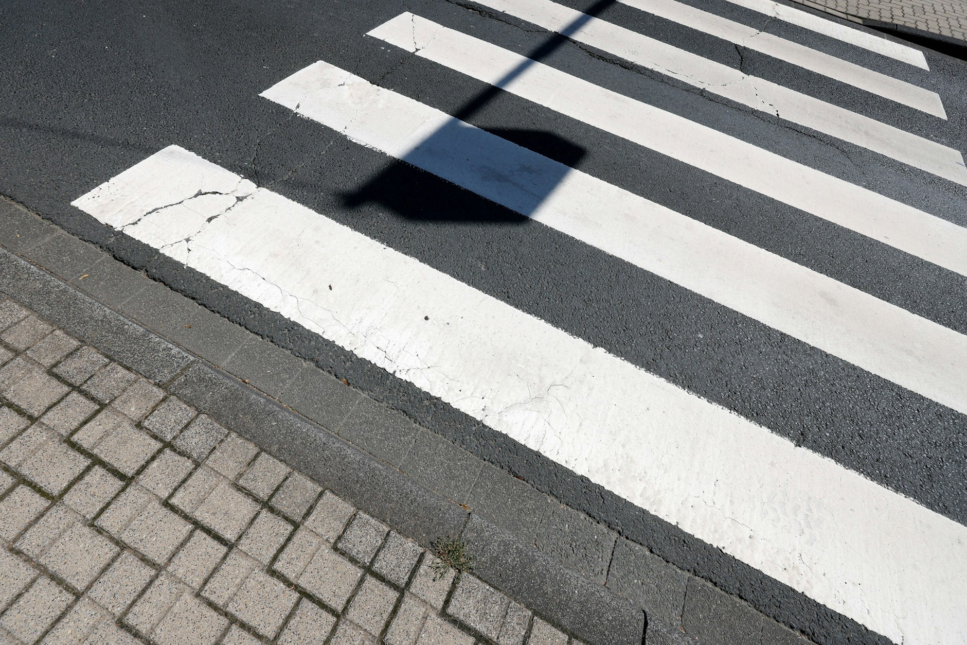 Keine Ampel notwendig: In Deutschland ersetzt der Zebrastreifen die rot-gelb-grüne Anzeige.