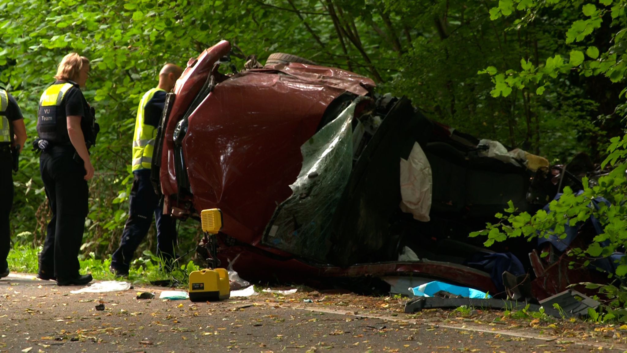 Horror-Crash mit Papas Wagen: Vier Teenager tot!