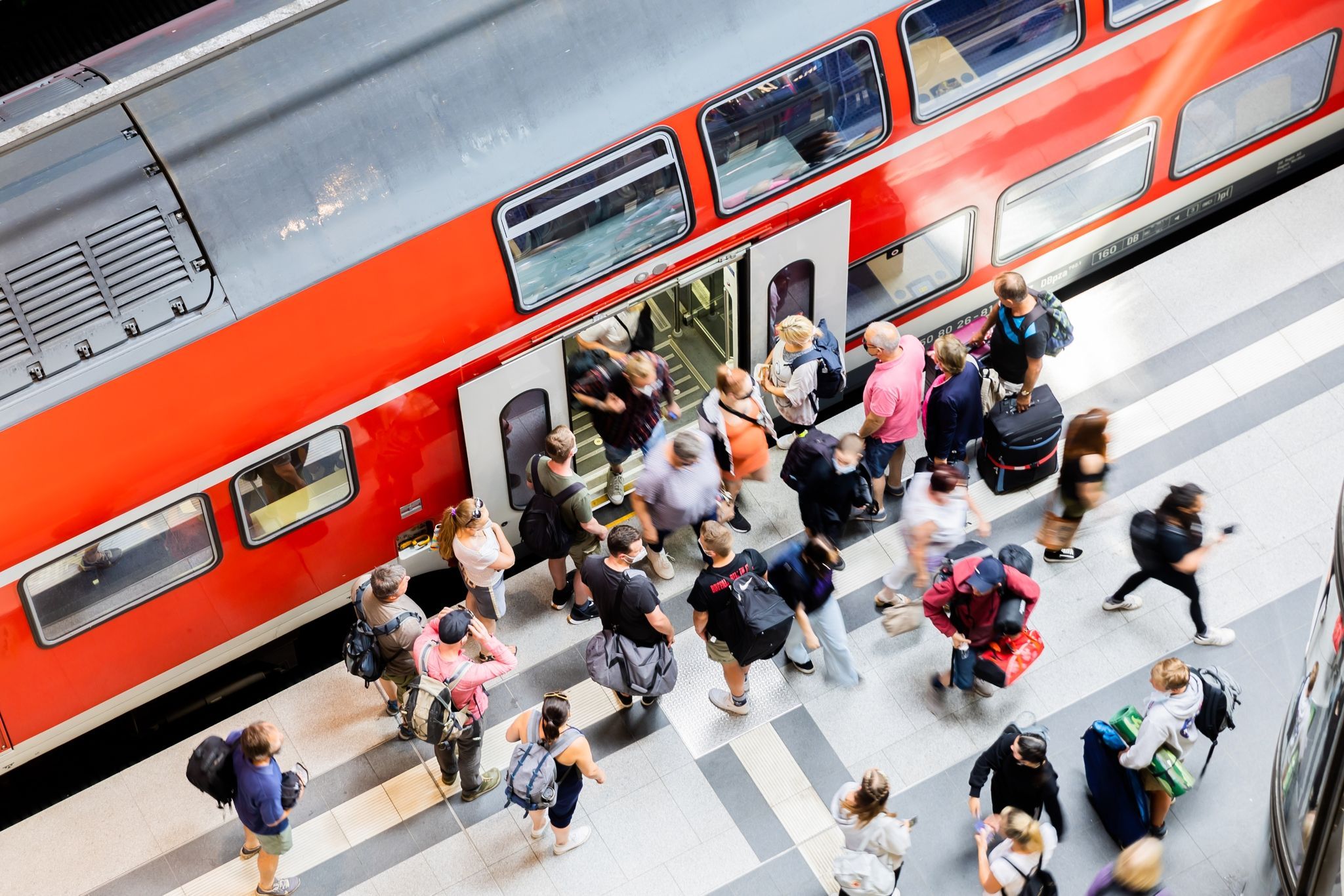 Stress im vollen Regionalzug: Wie die Bahn Opfer des eigenen Erfolgs wurde