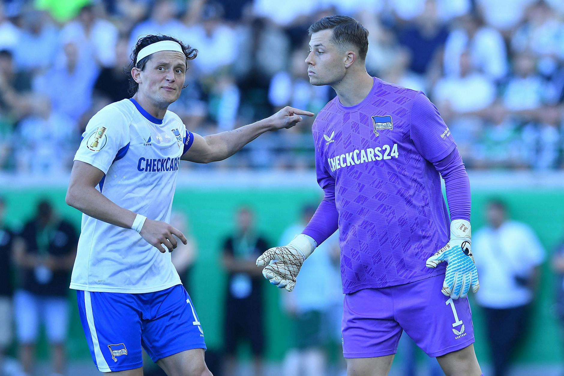Torwart Tjark Ernst (r.) war beim Pokalerfolg von Hertha BSC bei Preußen Münster der beste Spieler auf Seiten der Berliner.